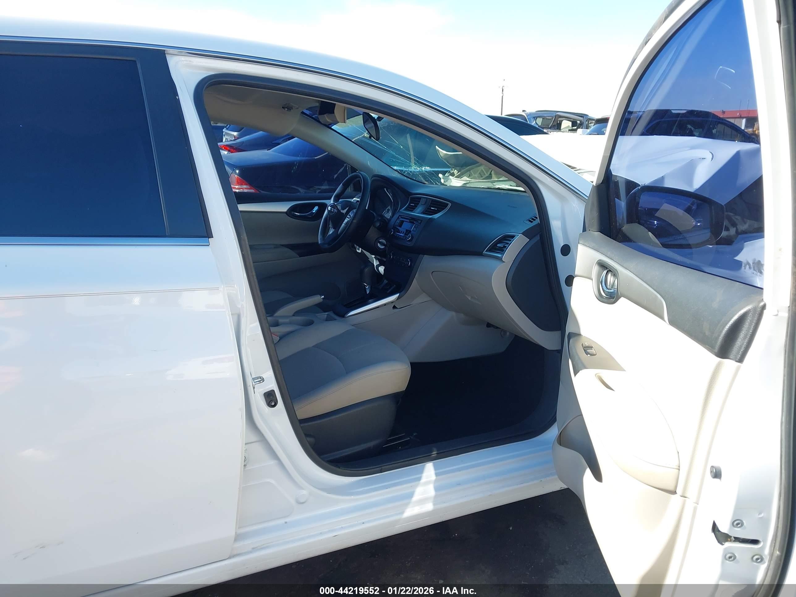 NISSAN SENTRA image 5