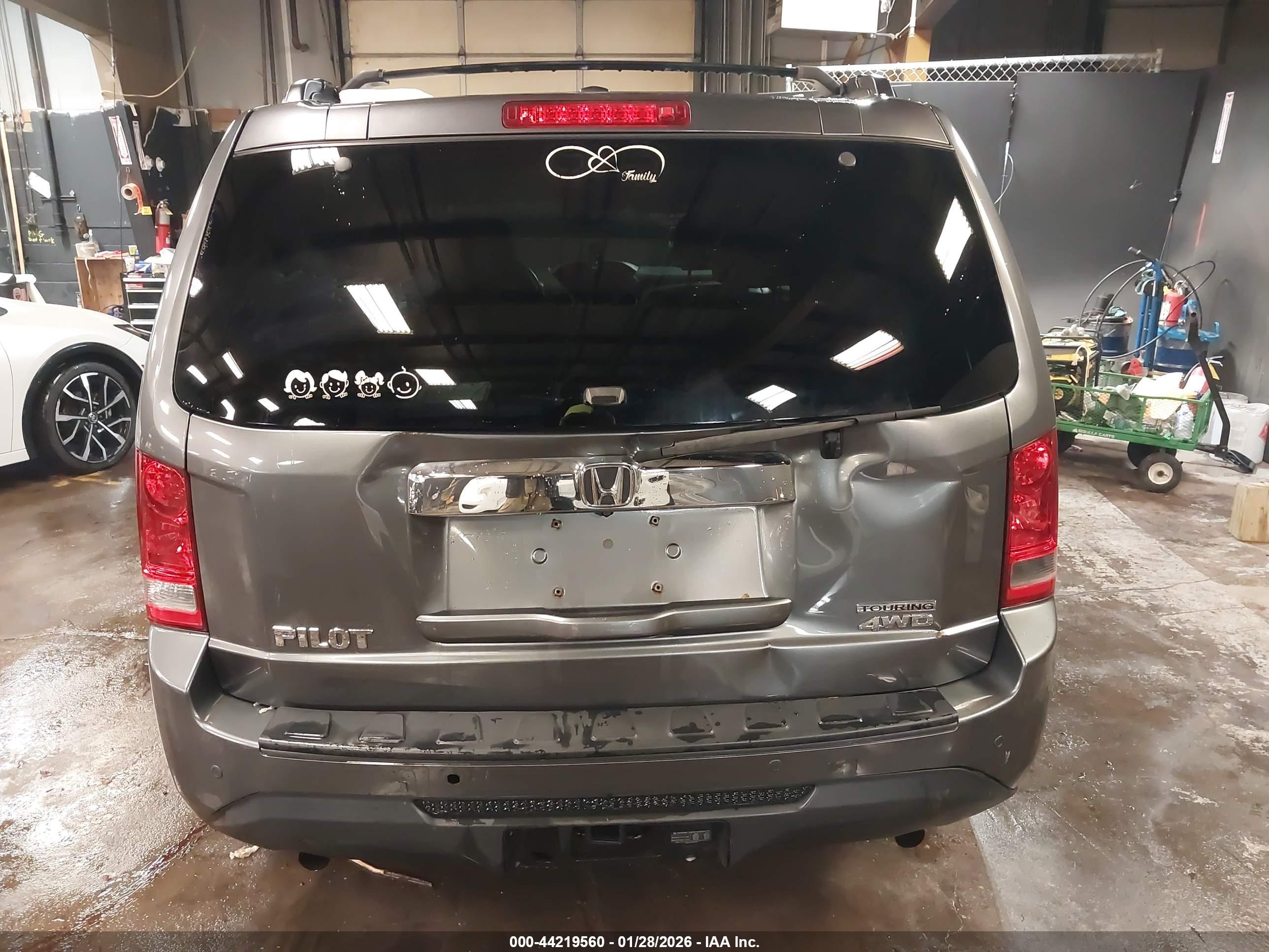 HONDA PILOT image 6