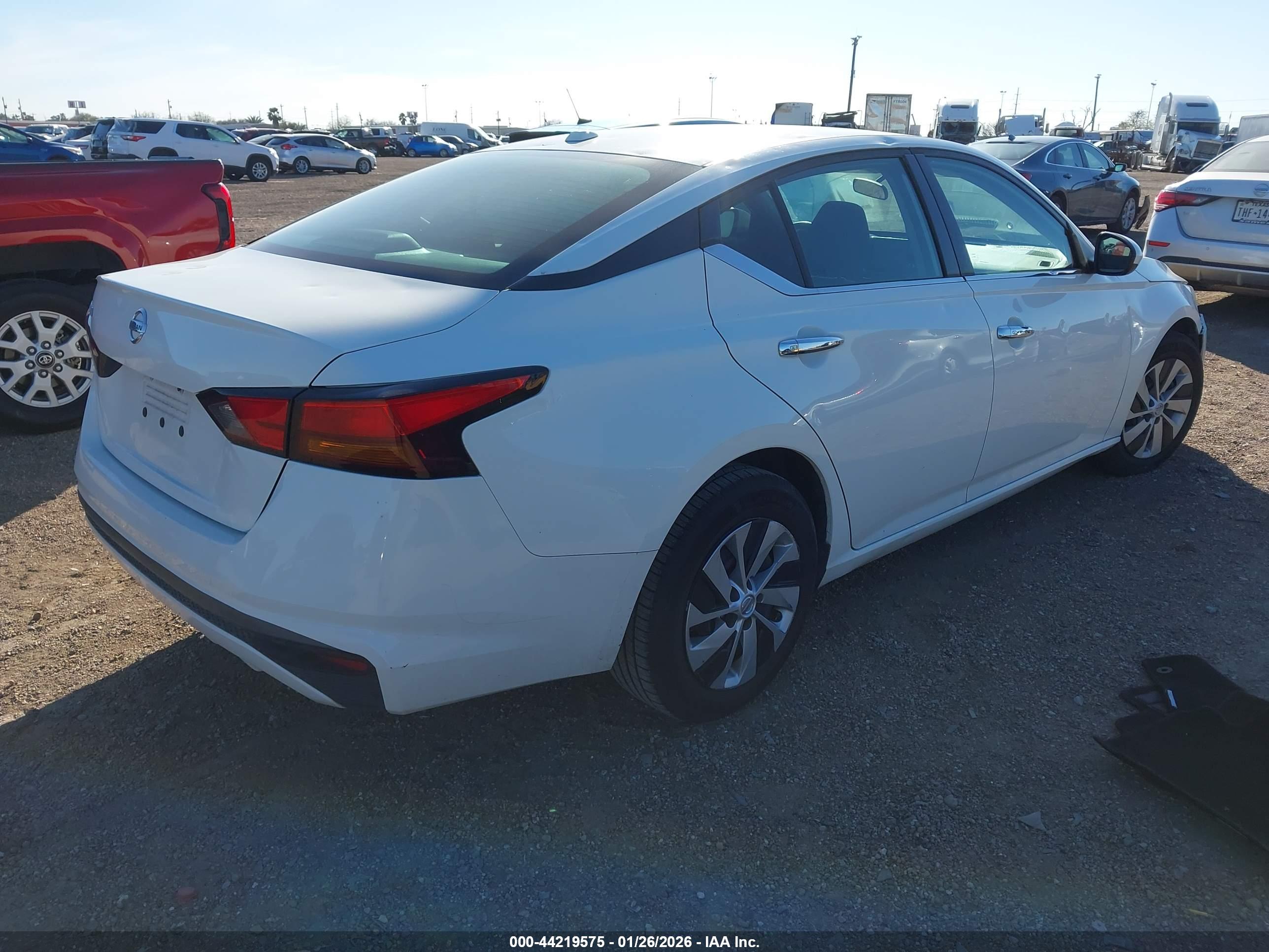 NISSAN ALTIMA image 4