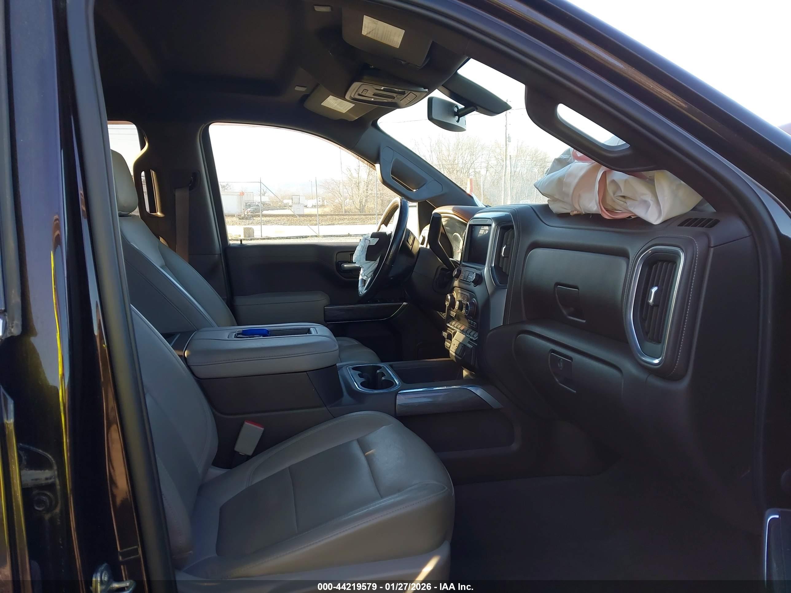 CHEVROLET SILVERADO image 5