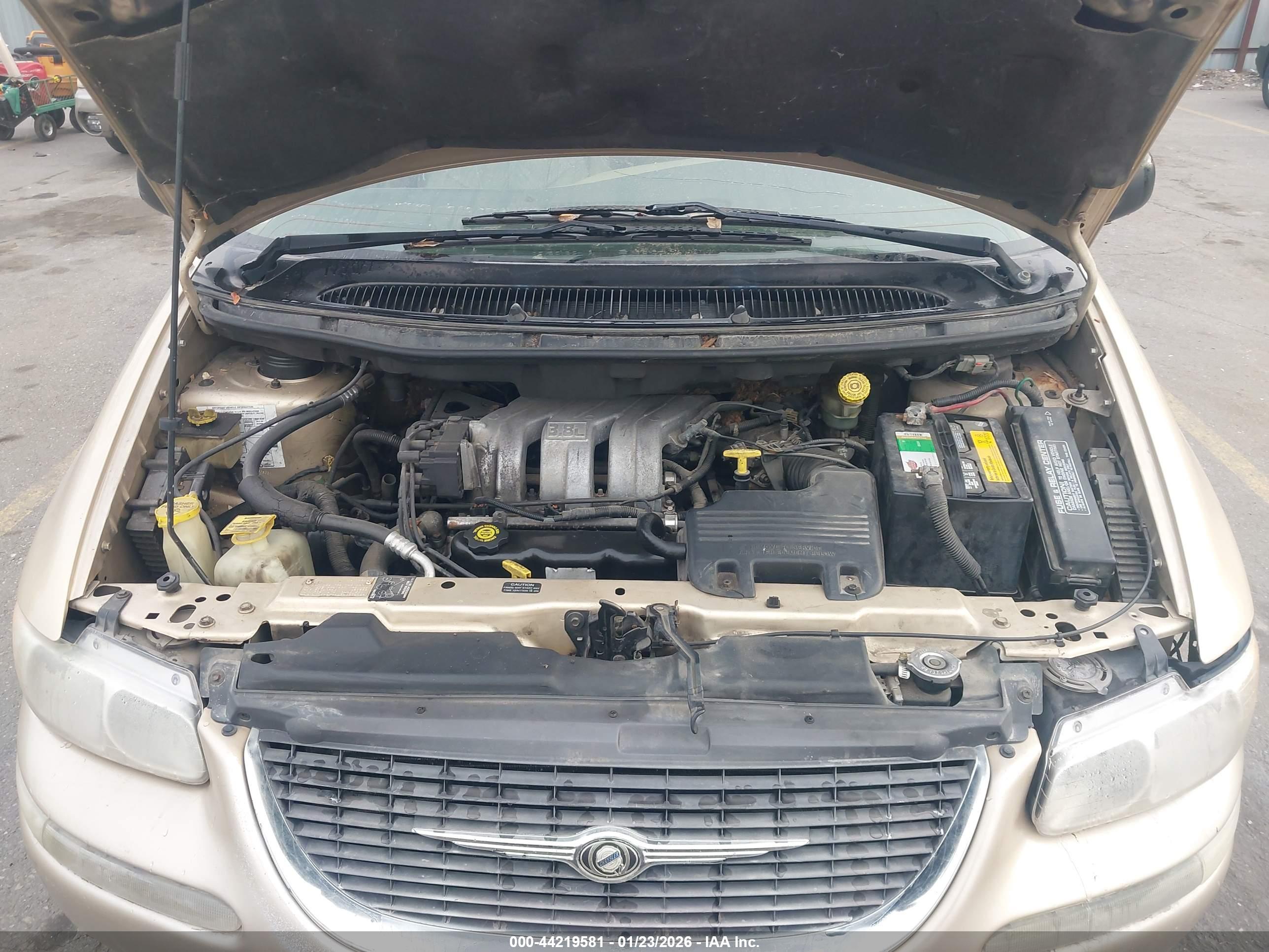 CHRYSLER TOWN image 10