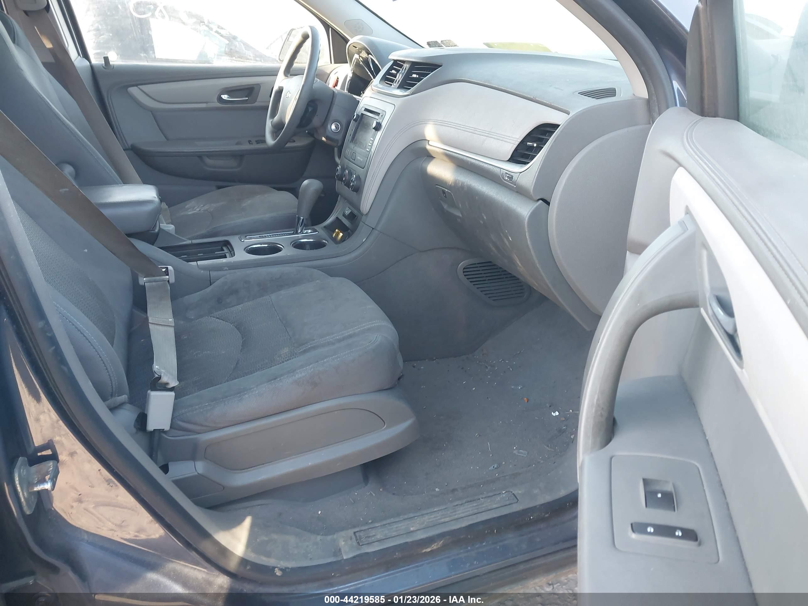 CHEVROLET TRAVERSE image 5