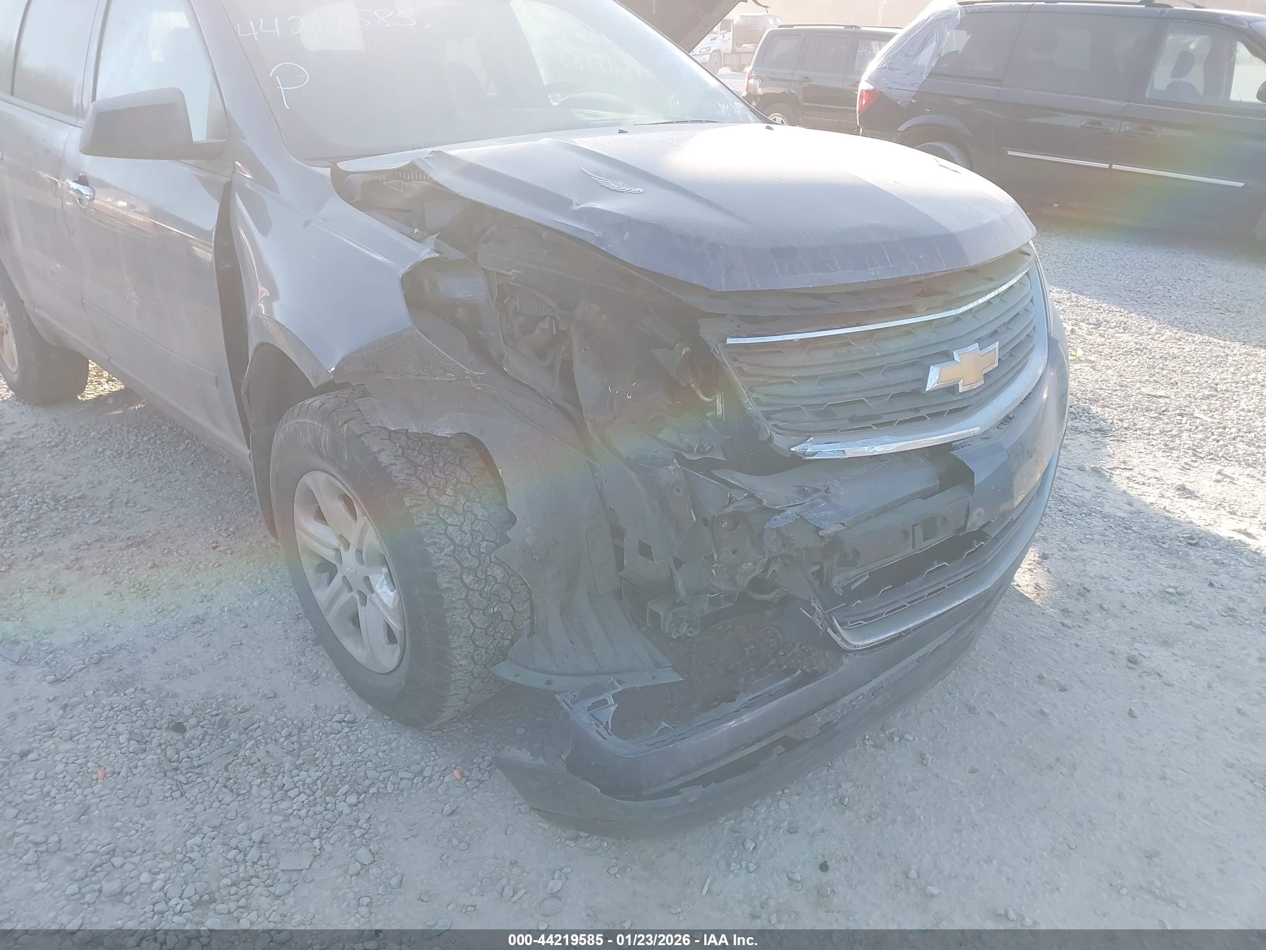 CHEVROLET TRAVERSE image 6