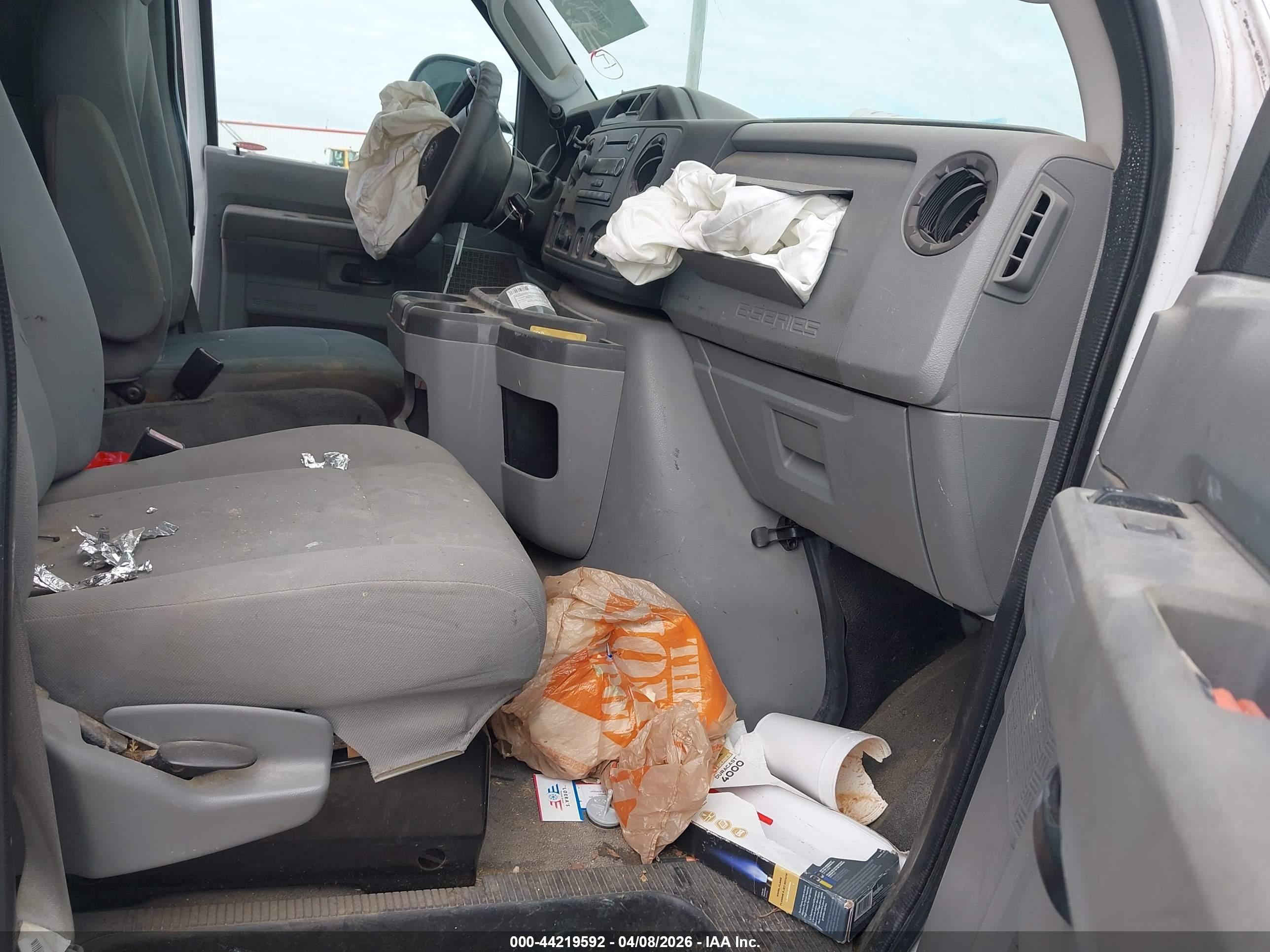 FORD E-250 image 5