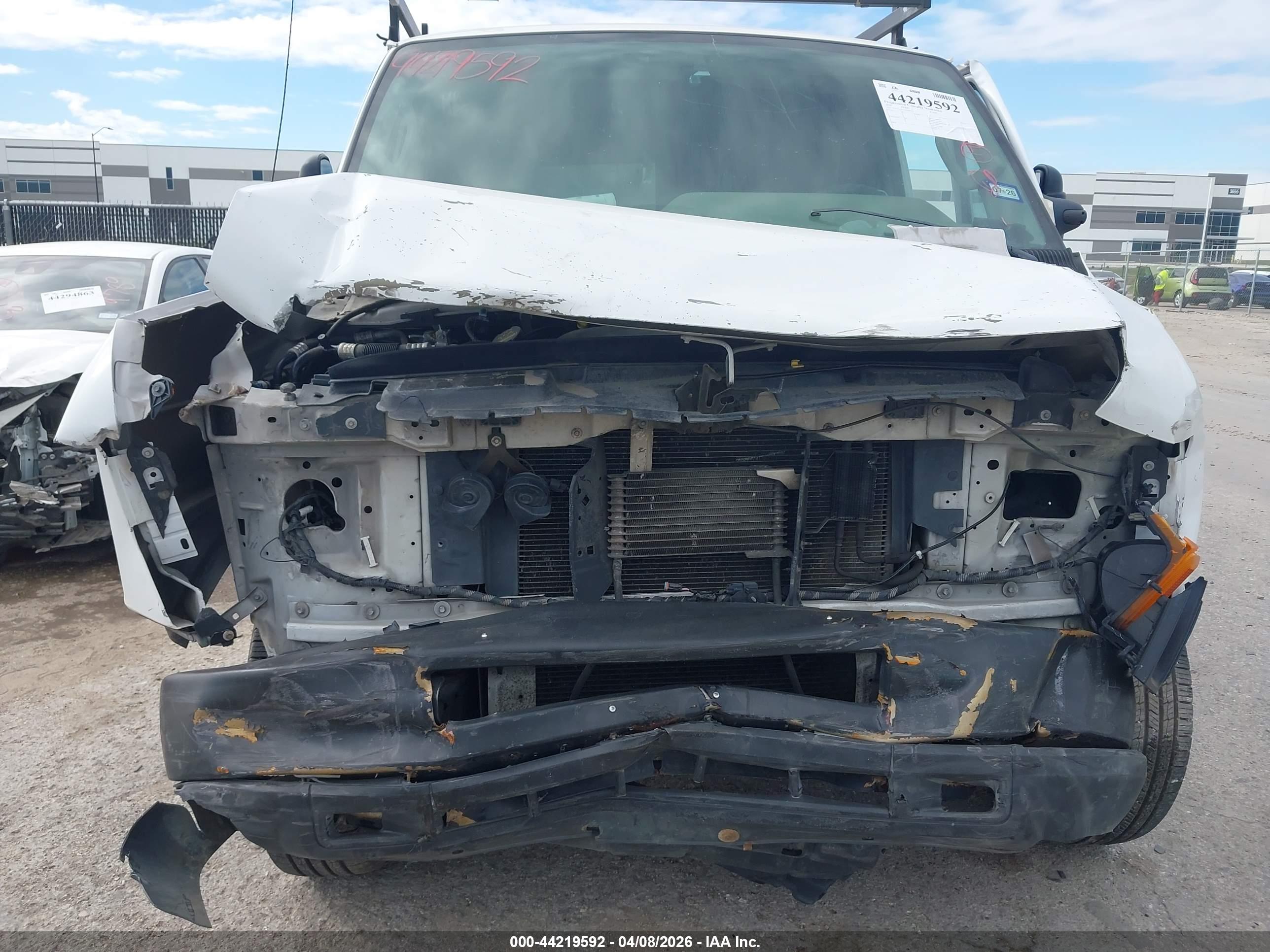FORD E-250 image 6