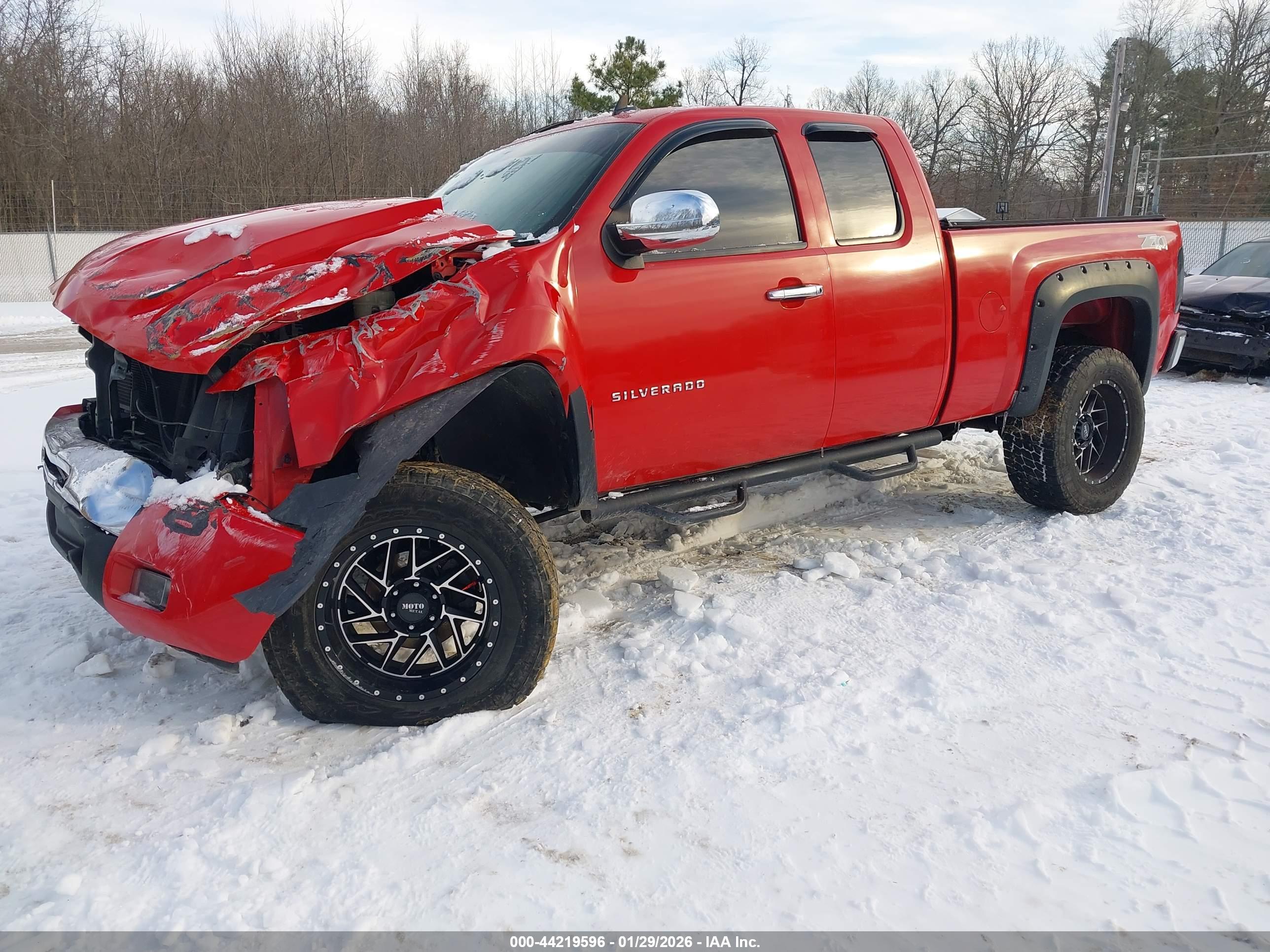 CHEVROLET SILVERADO image 2