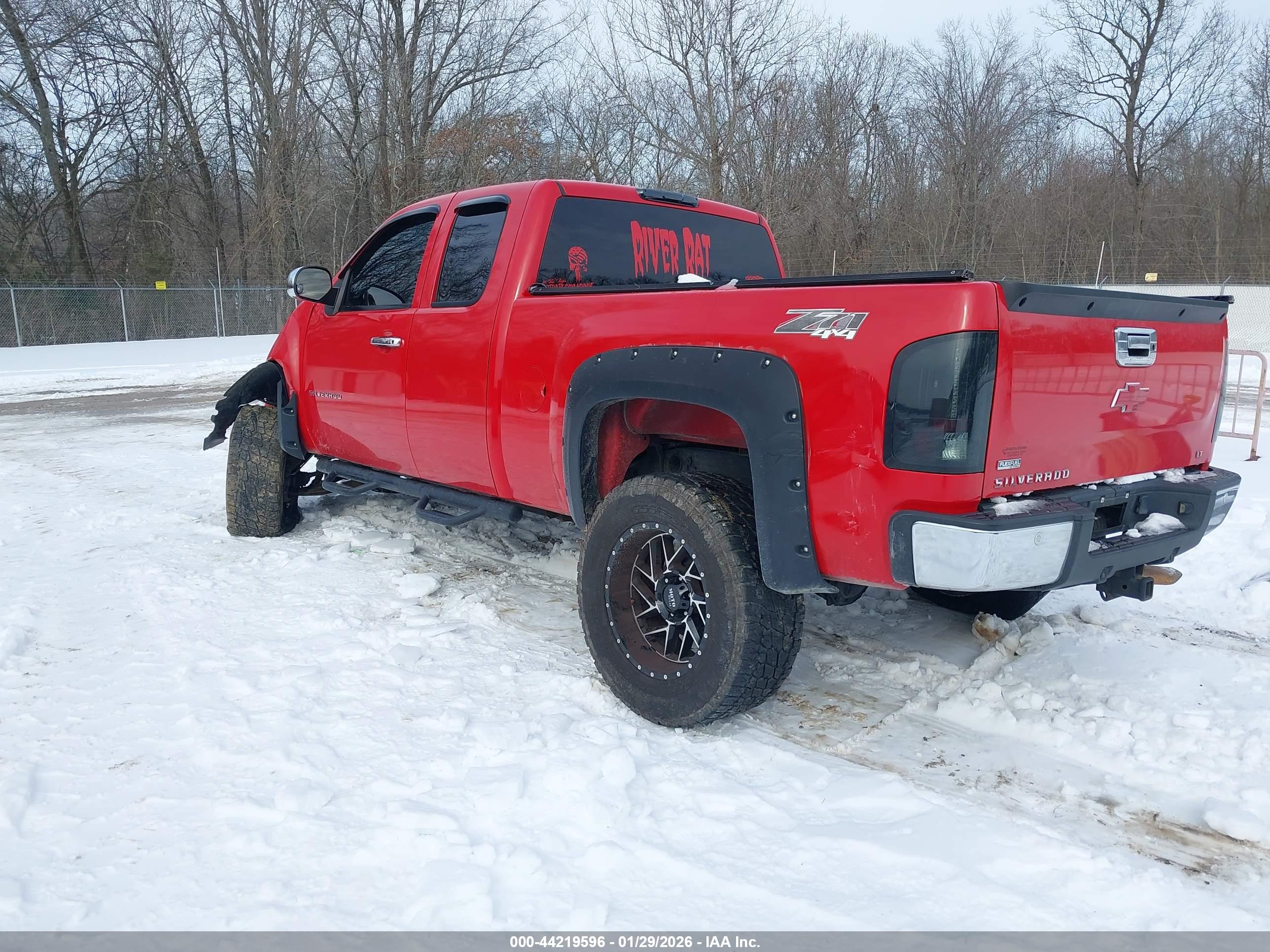 CHEVROLET SILVERADO image 3