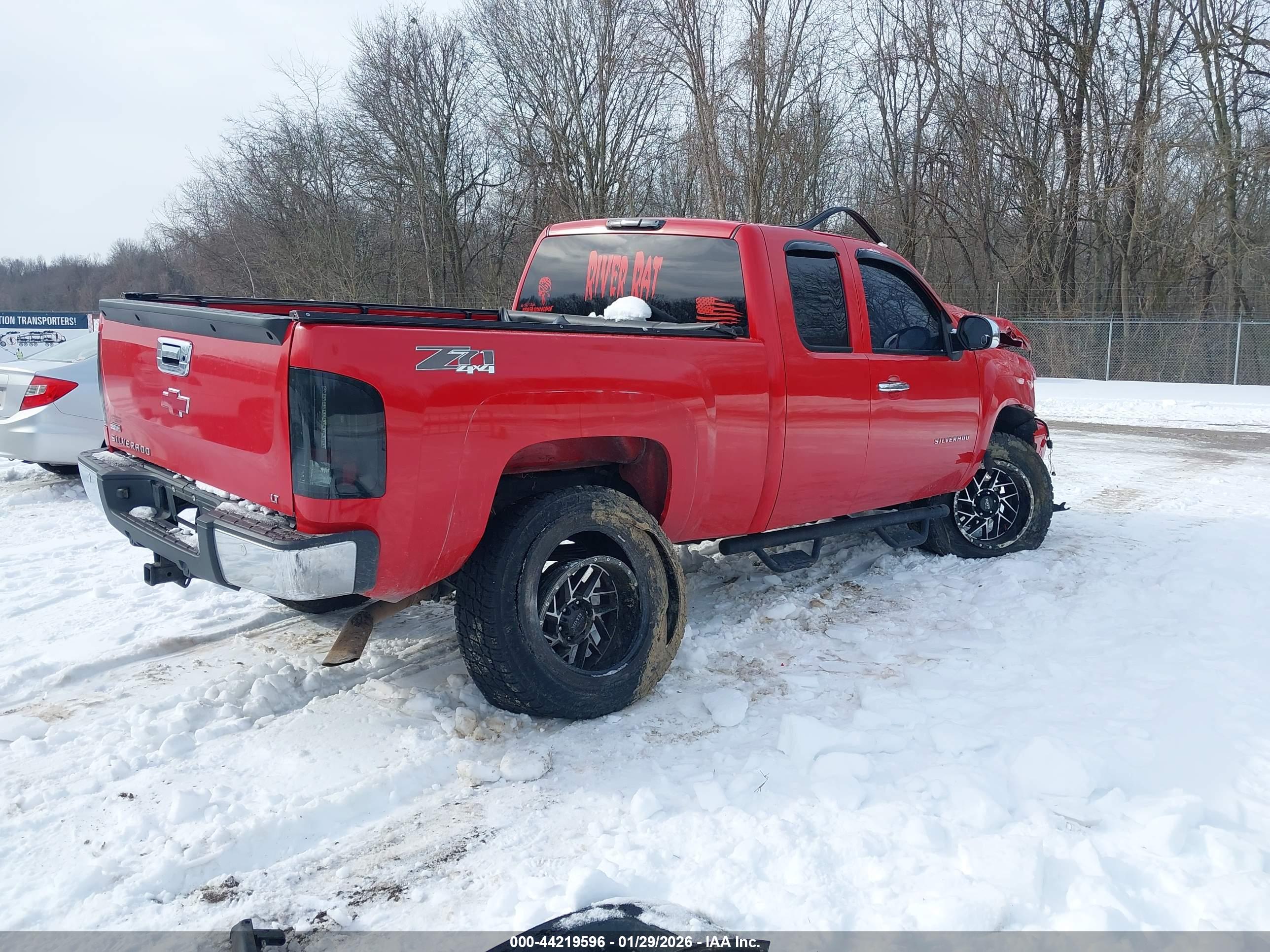 CHEVROLET SILVERADO image 4