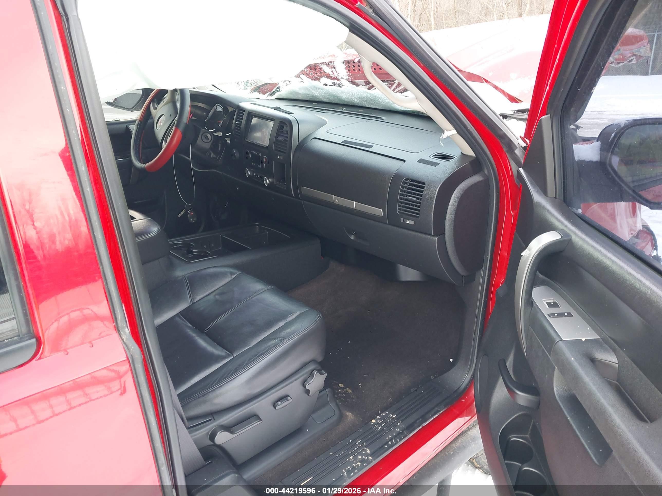 CHEVROLET SILVERADO image 5
