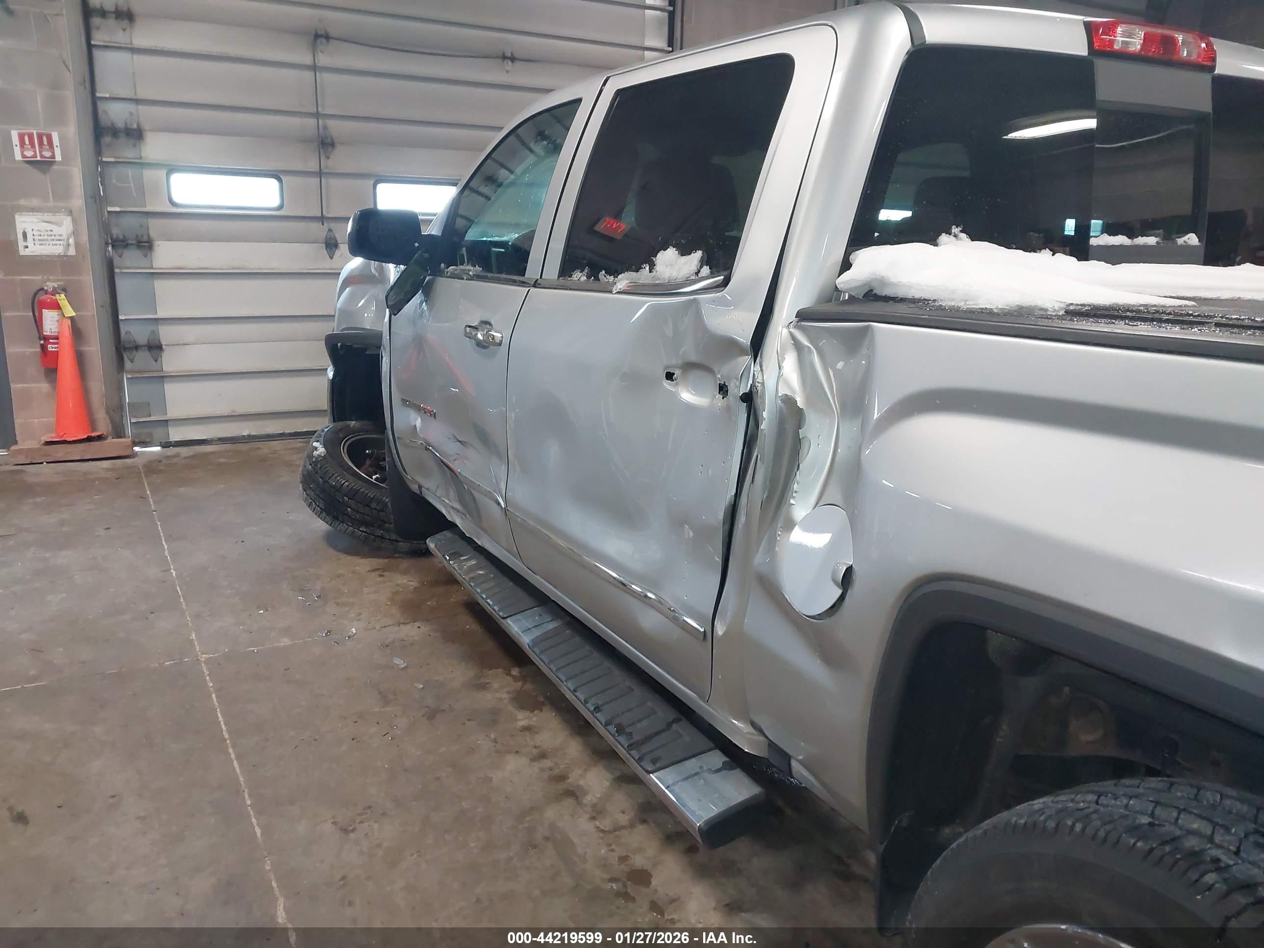 GMC SIERRA image 6
