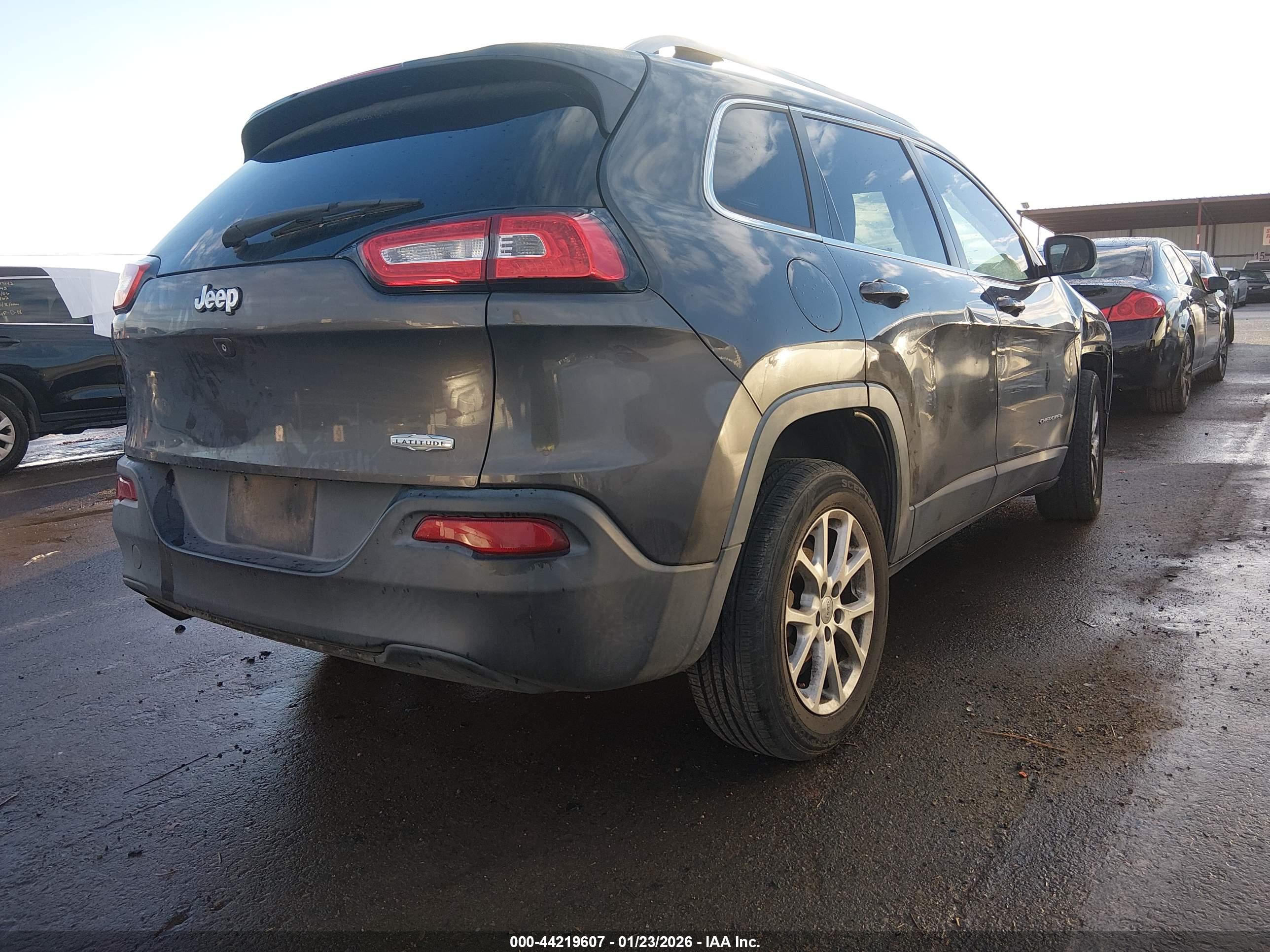 JEEP CHEROKEE image 4