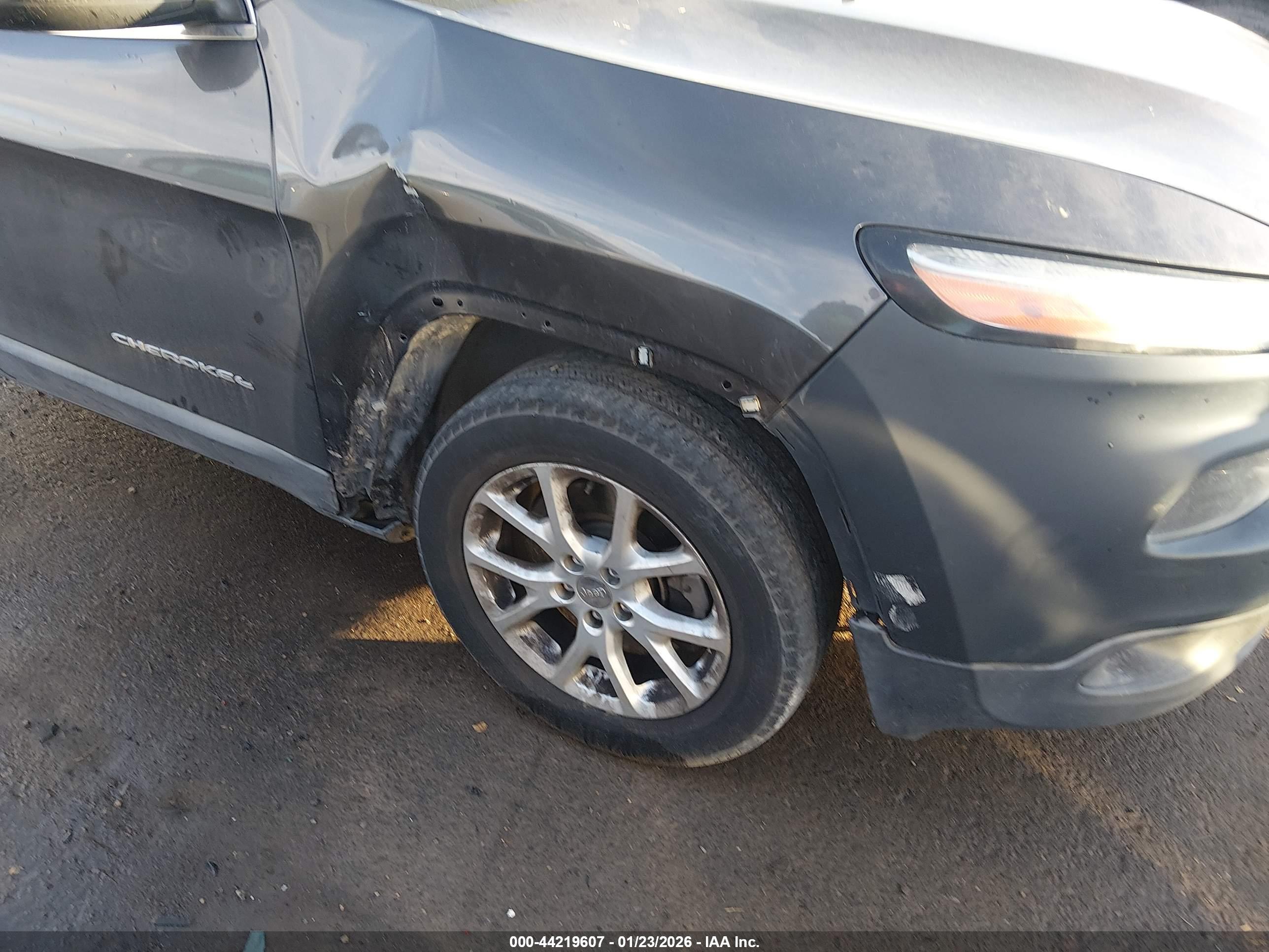 JEEP CHEROKEE image 6