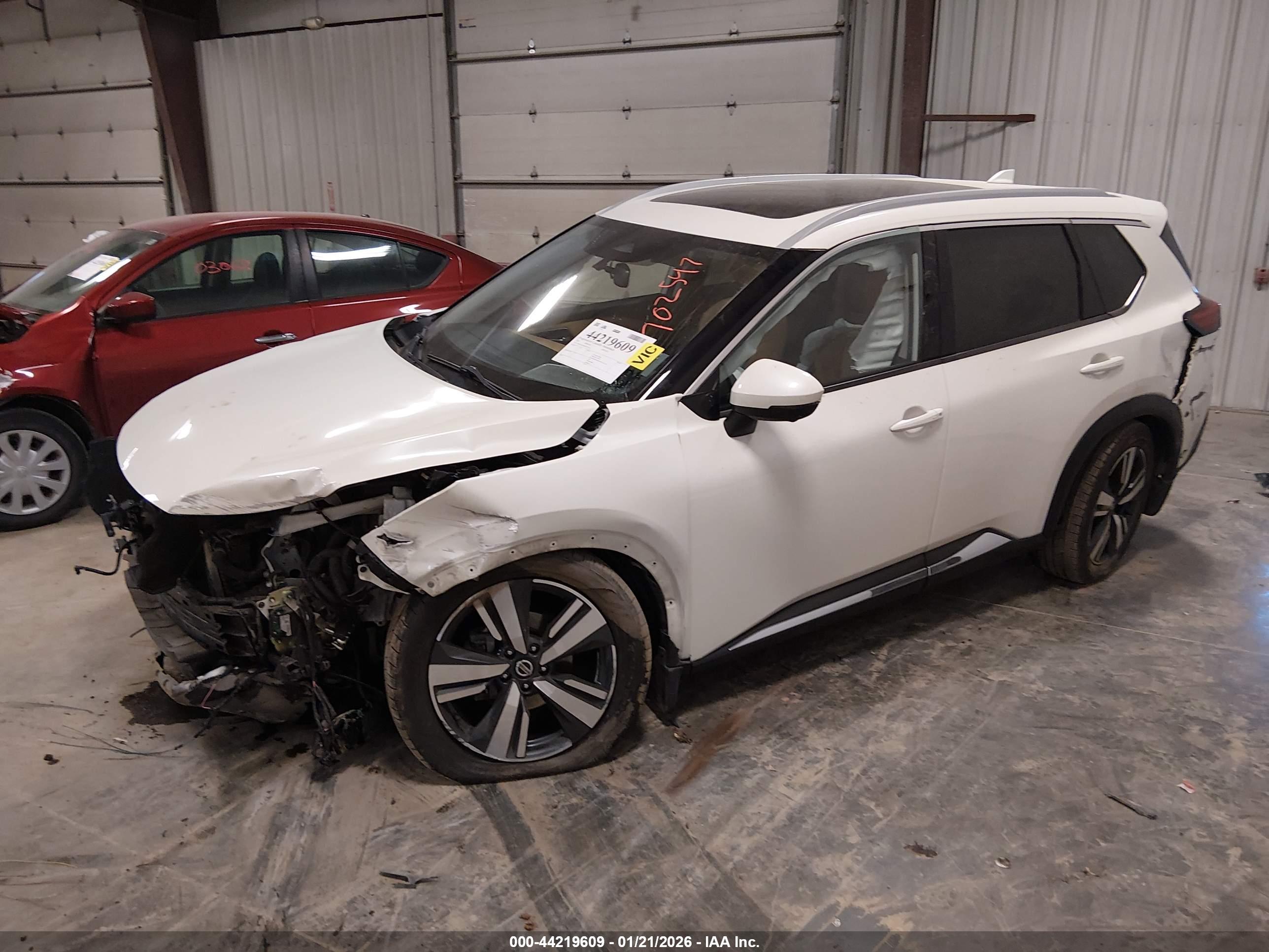 NISSAN ROGUE image 2