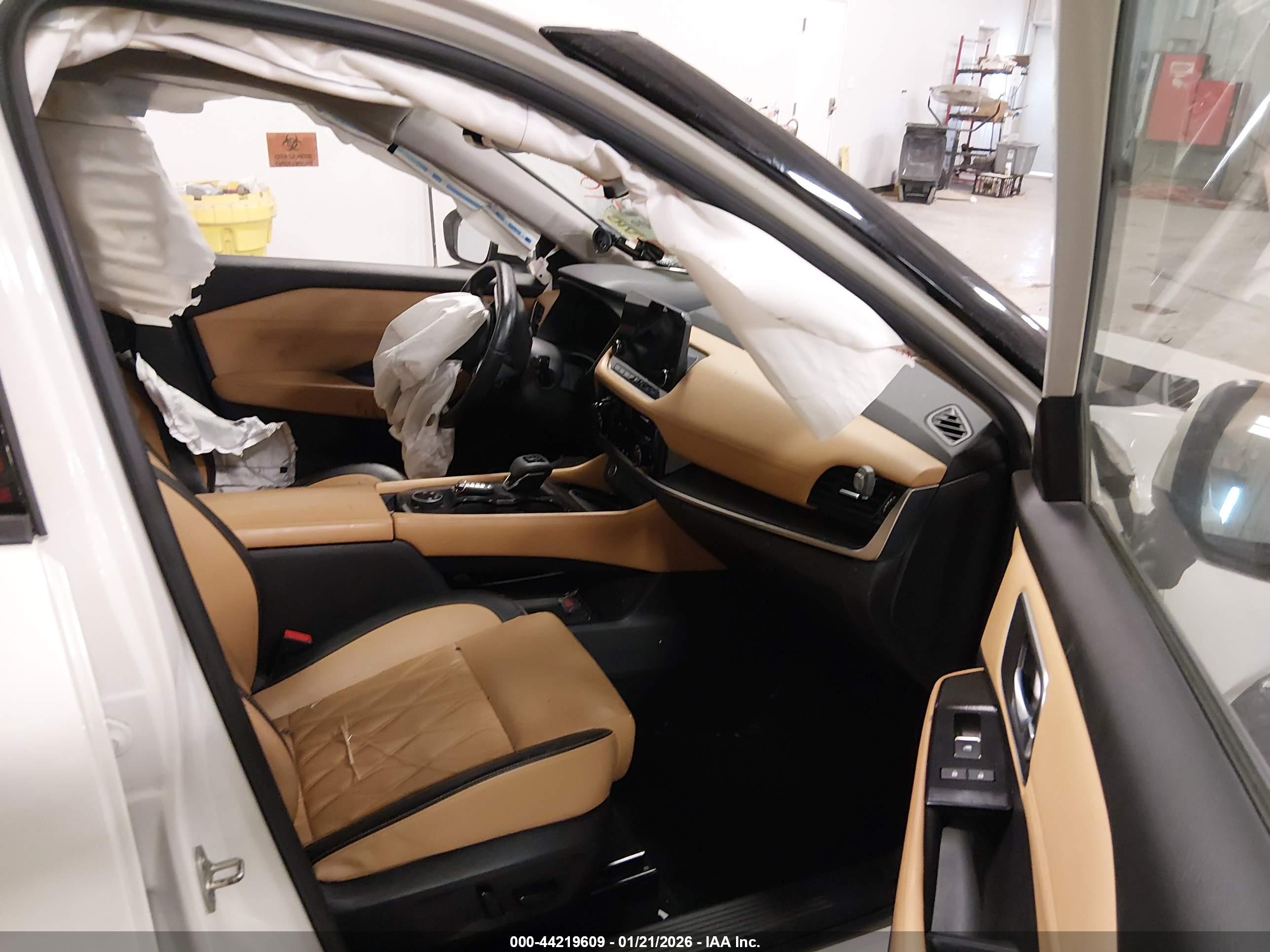 NISSAN ROGUE image 5