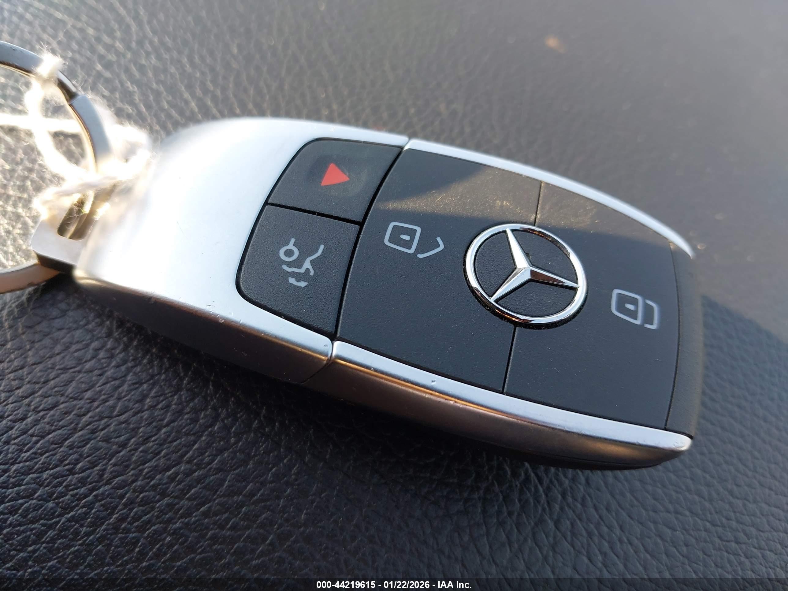 MERCEDES-BENZ C image 11