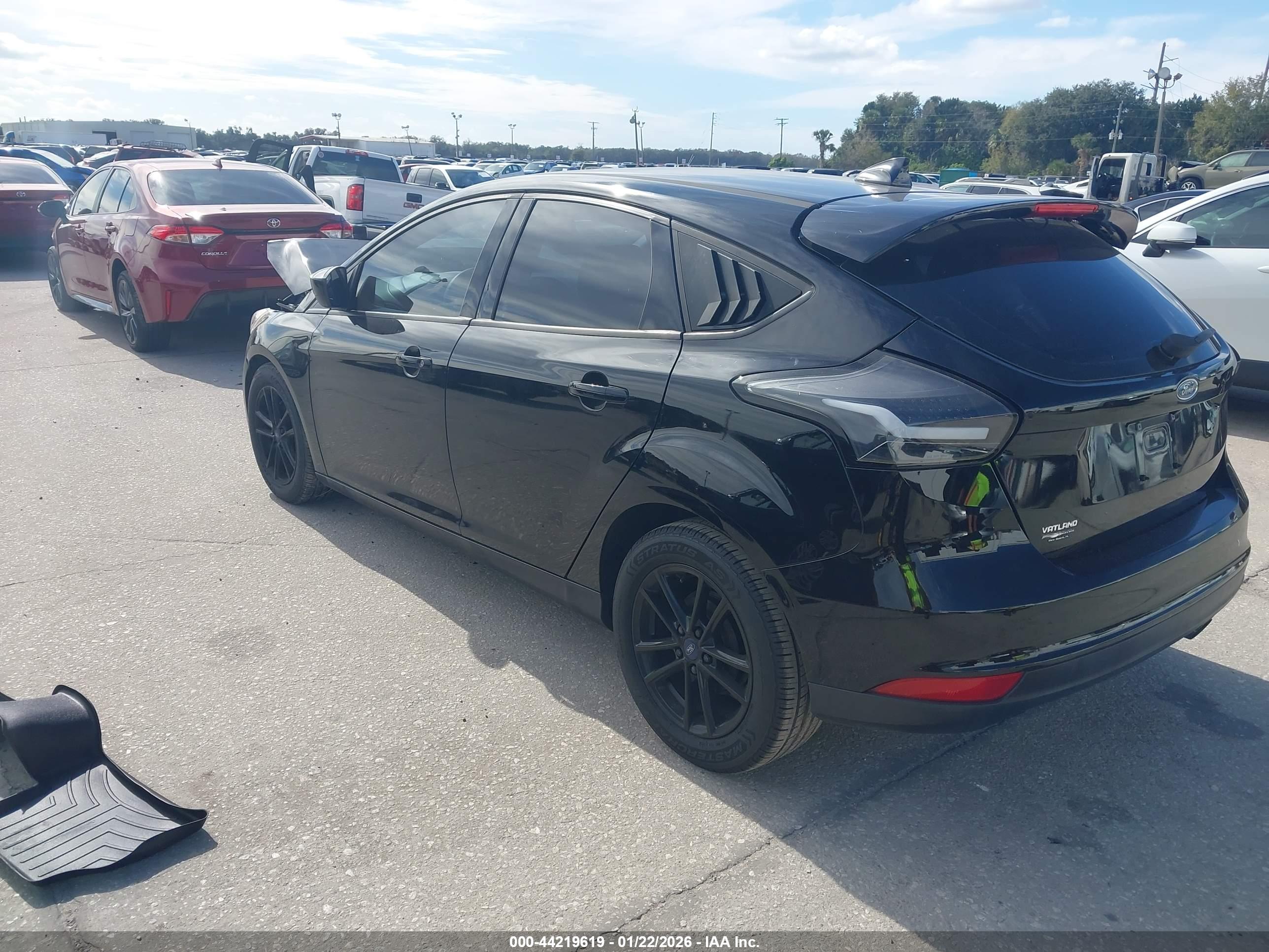 FORD FOCUS image 3
