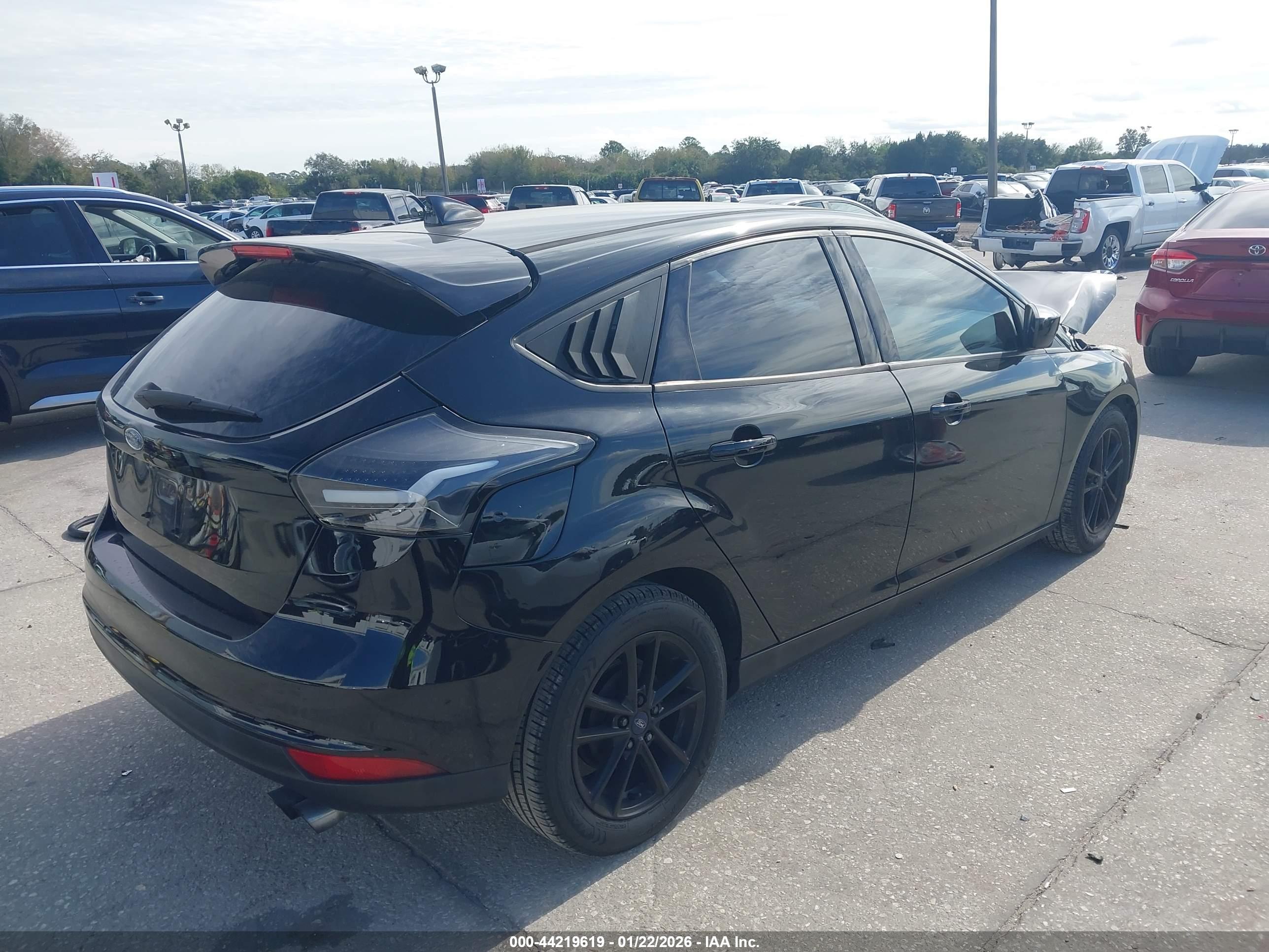 FORD FOCUS image 4