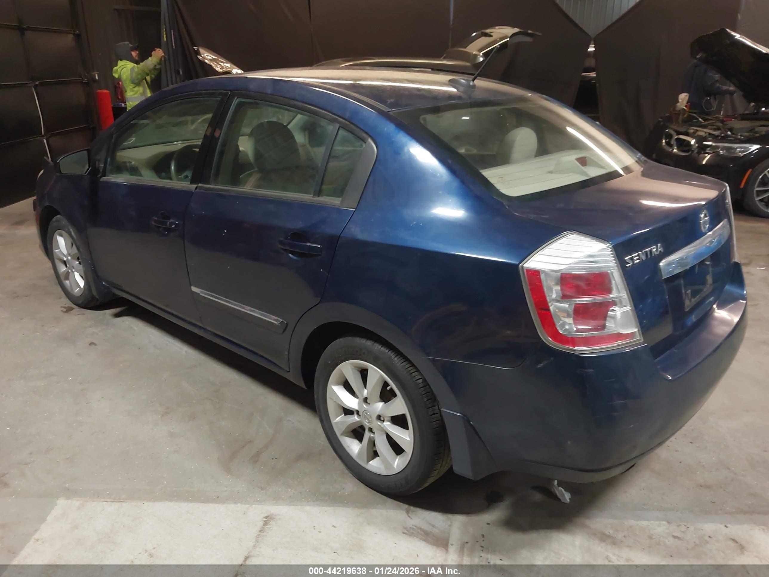 NISSAN SENTRA image 3