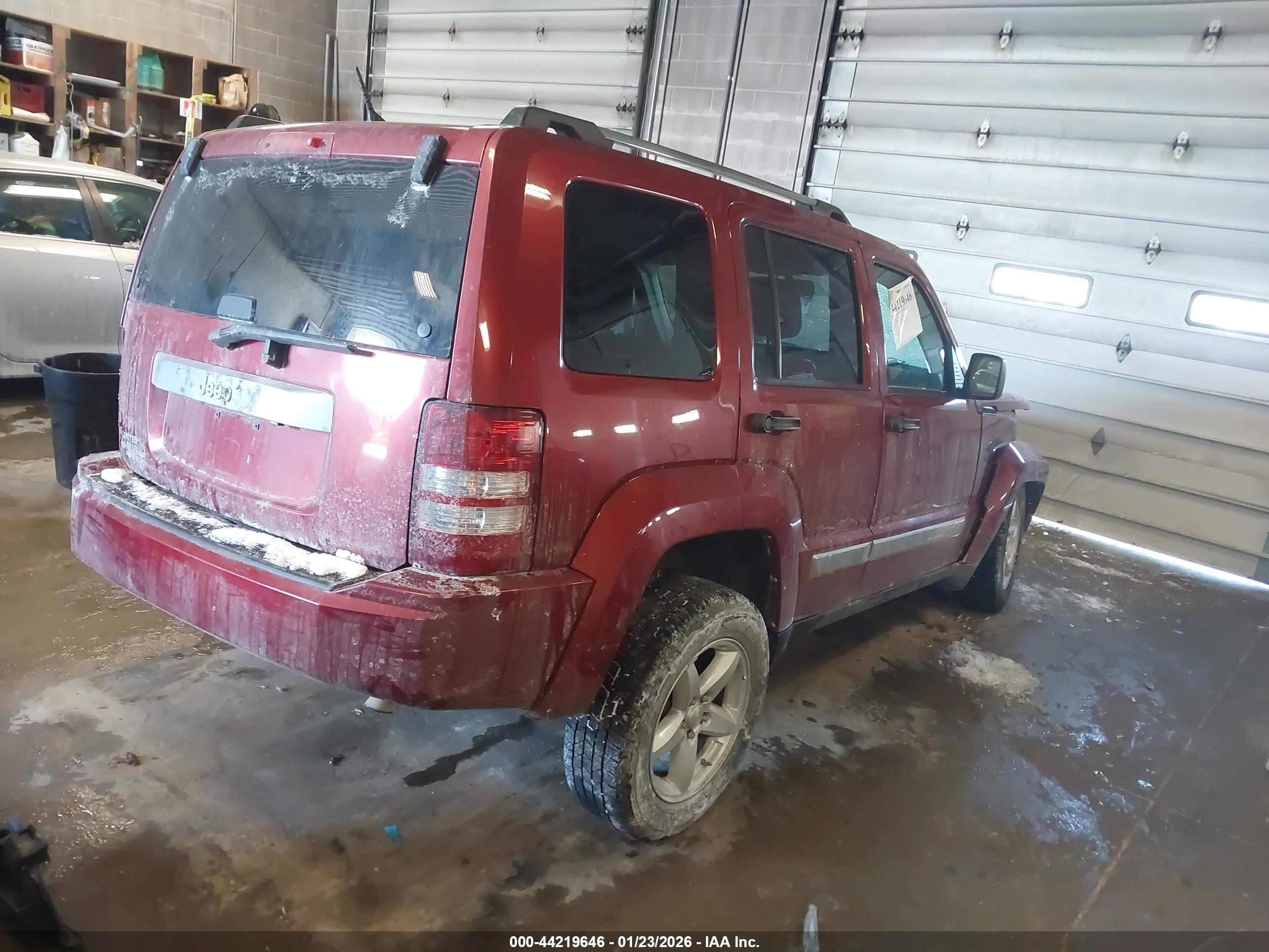 JEEP LIBERTY image 4