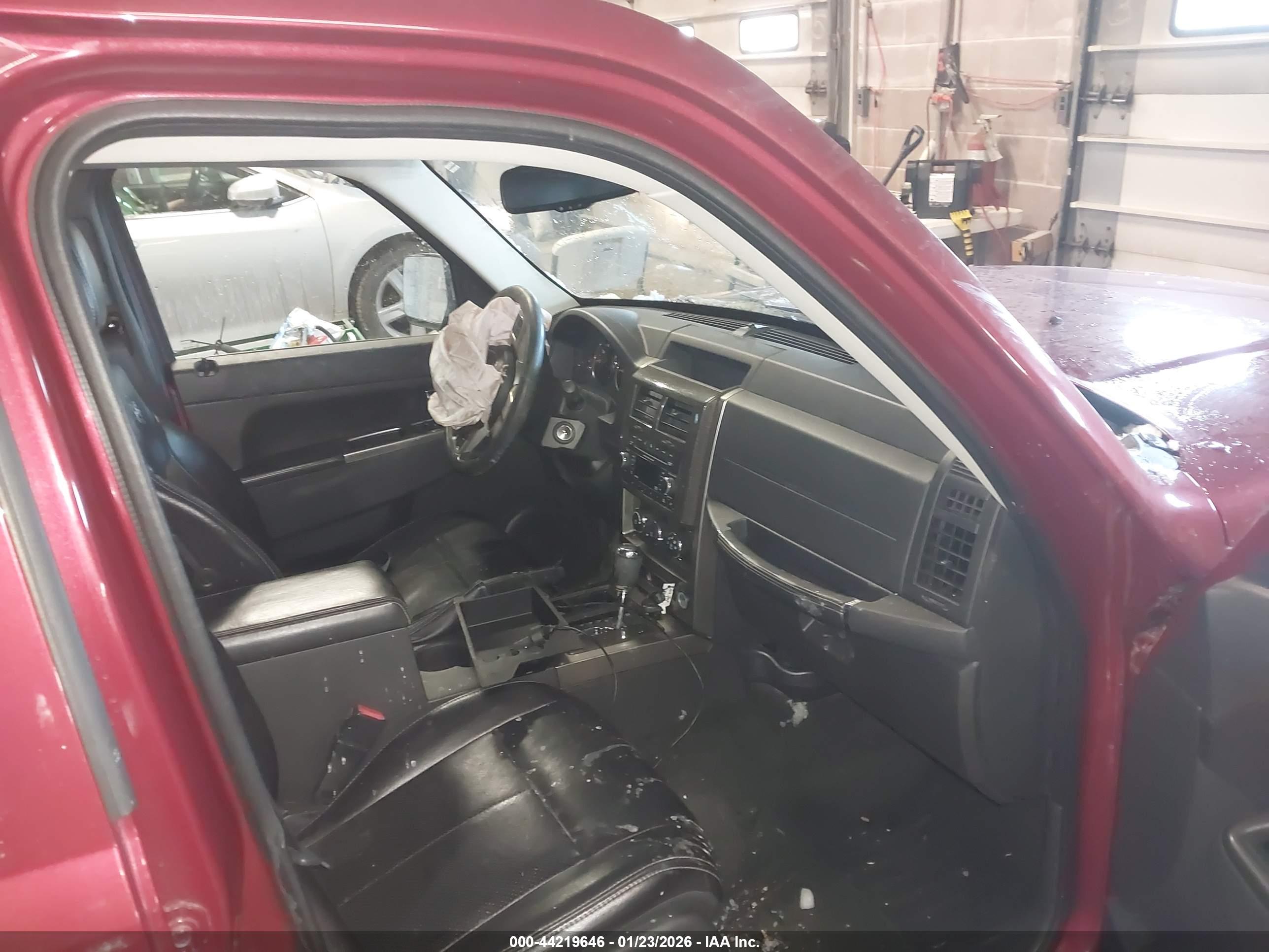 JEEP LIBERTY image 5