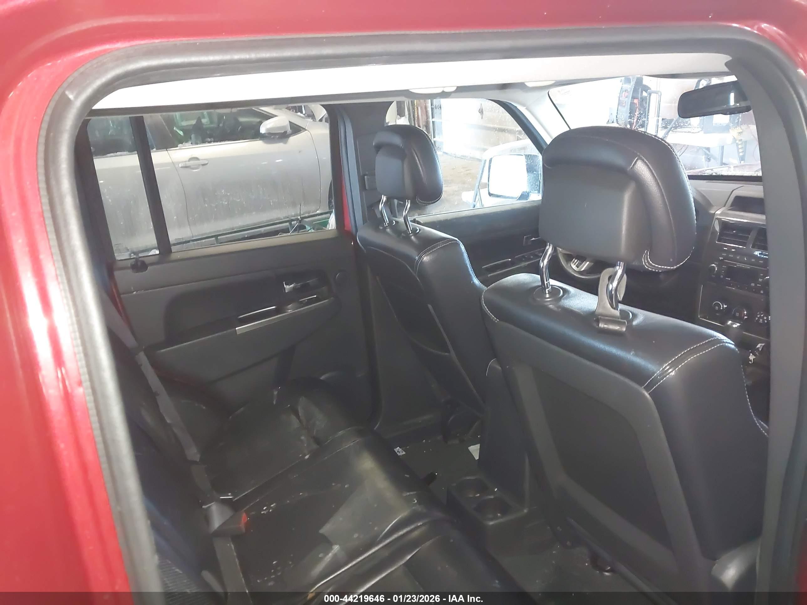 JEEP LIBERTY image 8