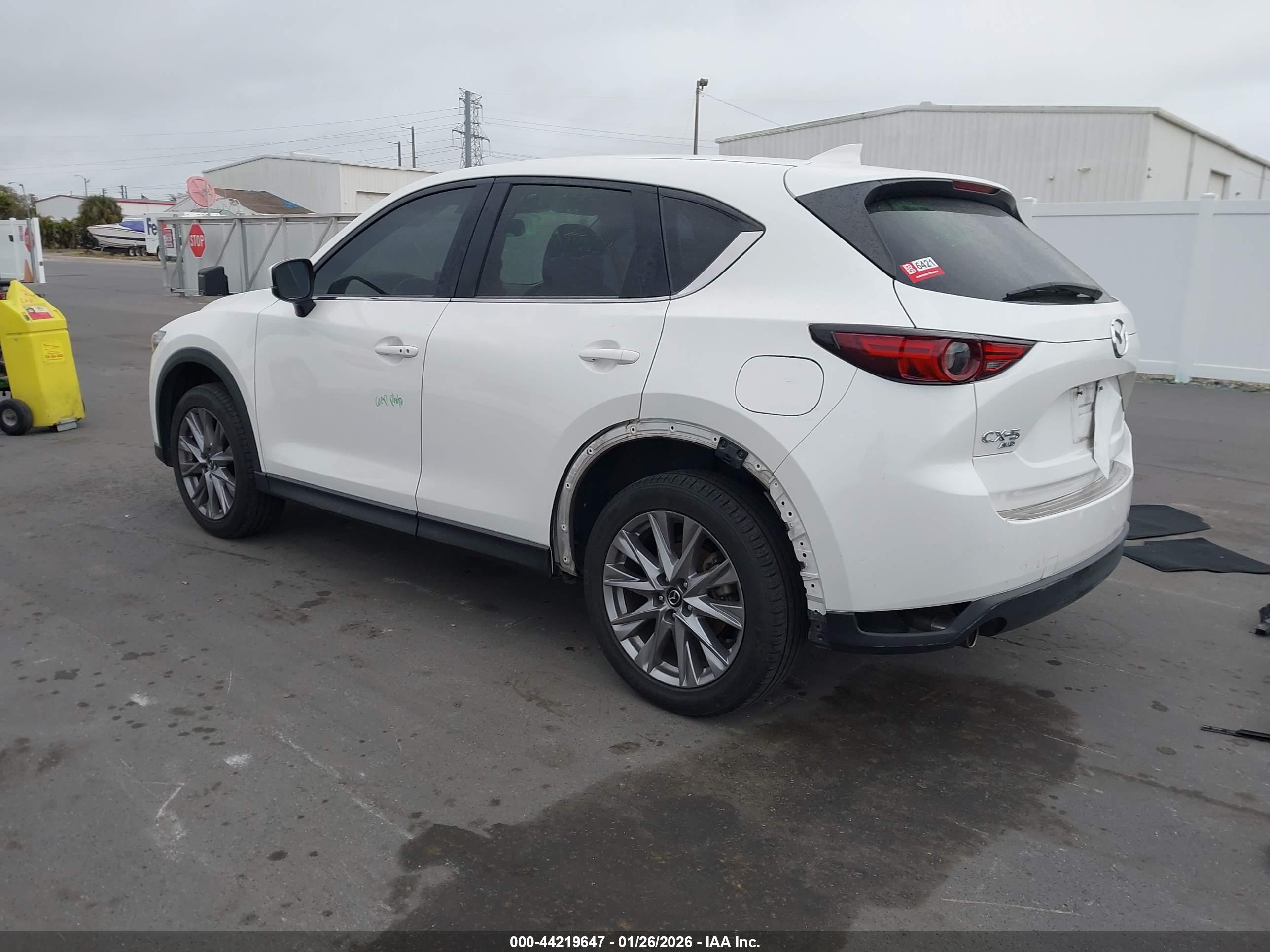 MAZDA CX-5 image 3