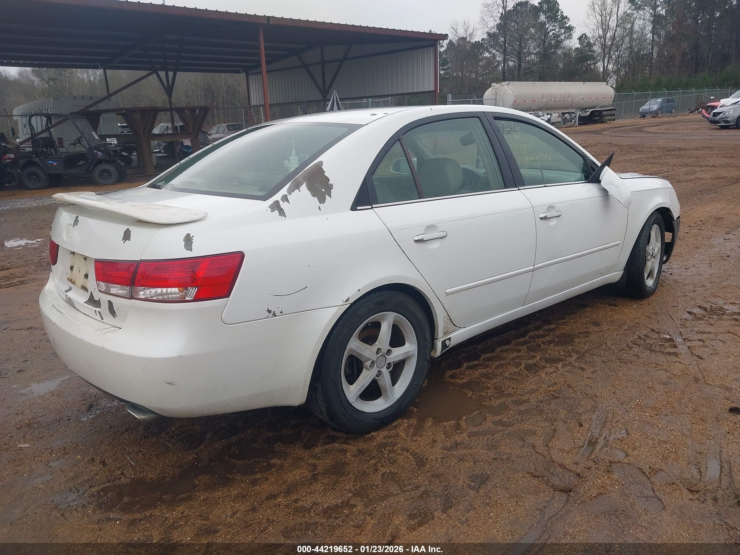 HYUNDAI SONATA image 4