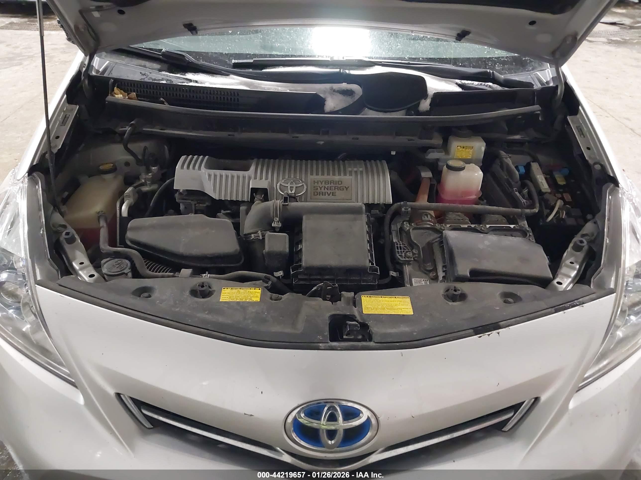 TOYOTA PRIUS image 10