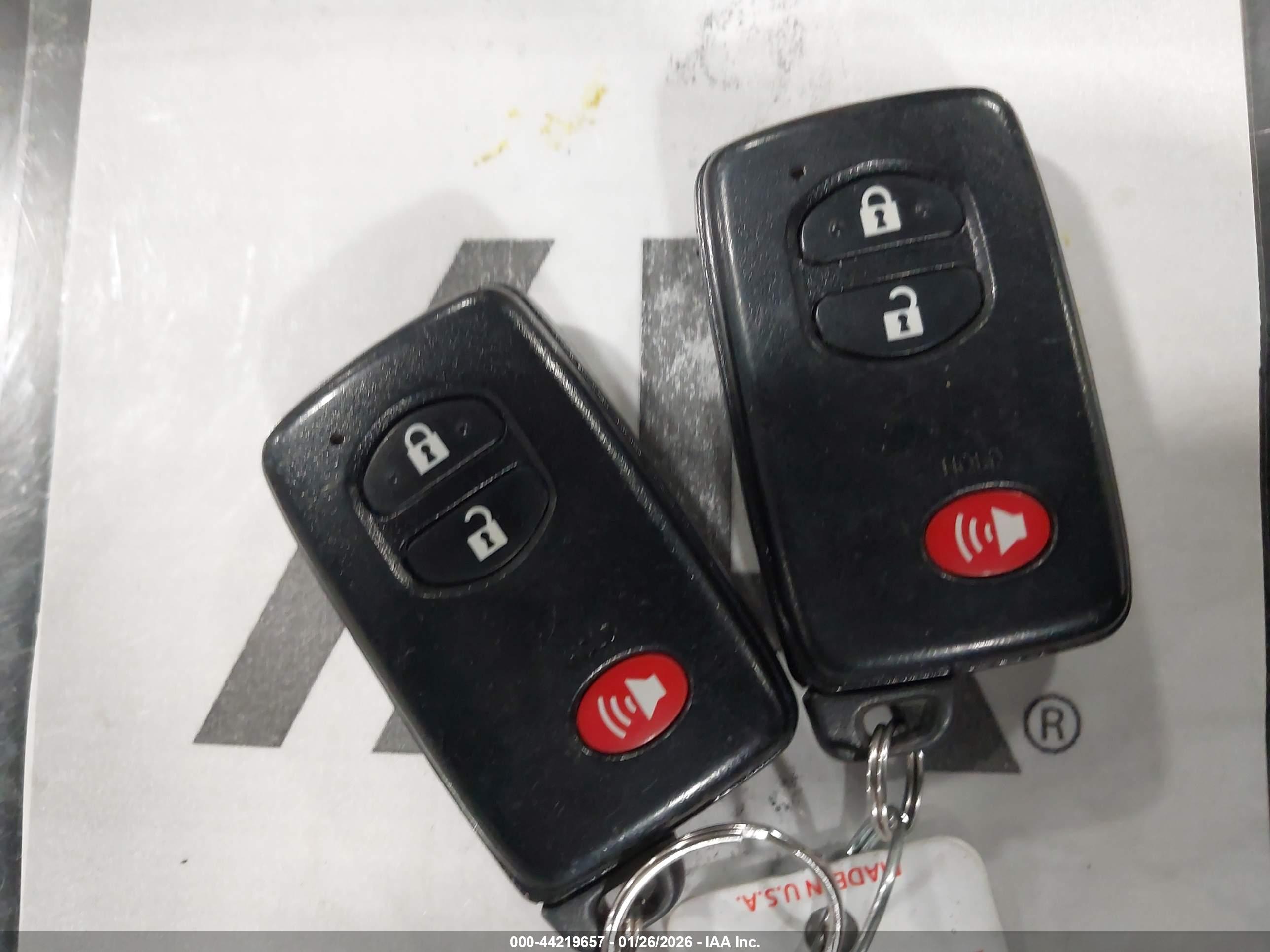 TOYOTA PRIUS image 11