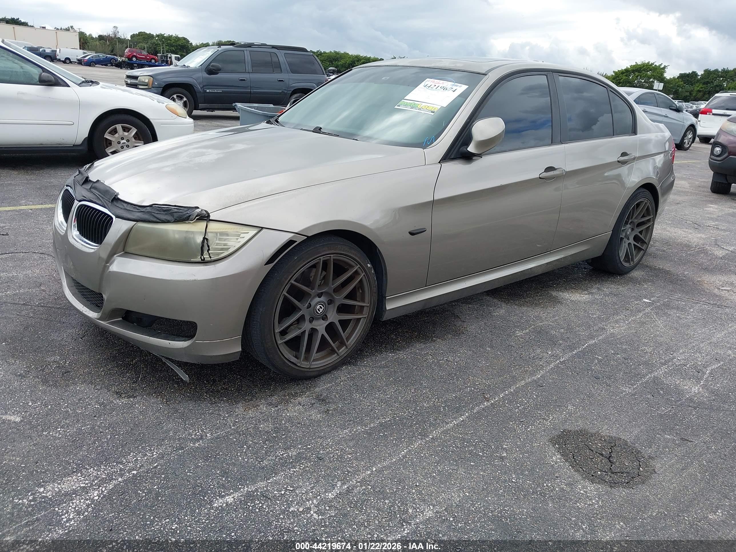 BMW 328I image 2
