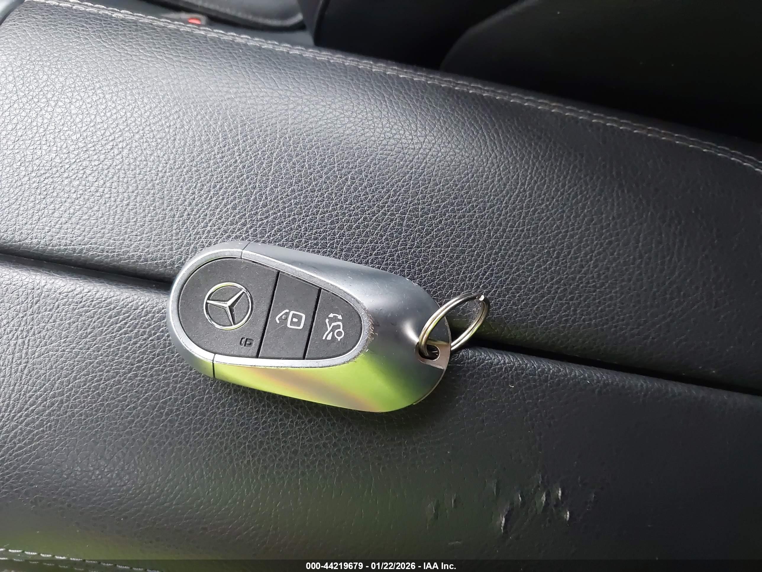 MERCEDES-BENZ C image 11