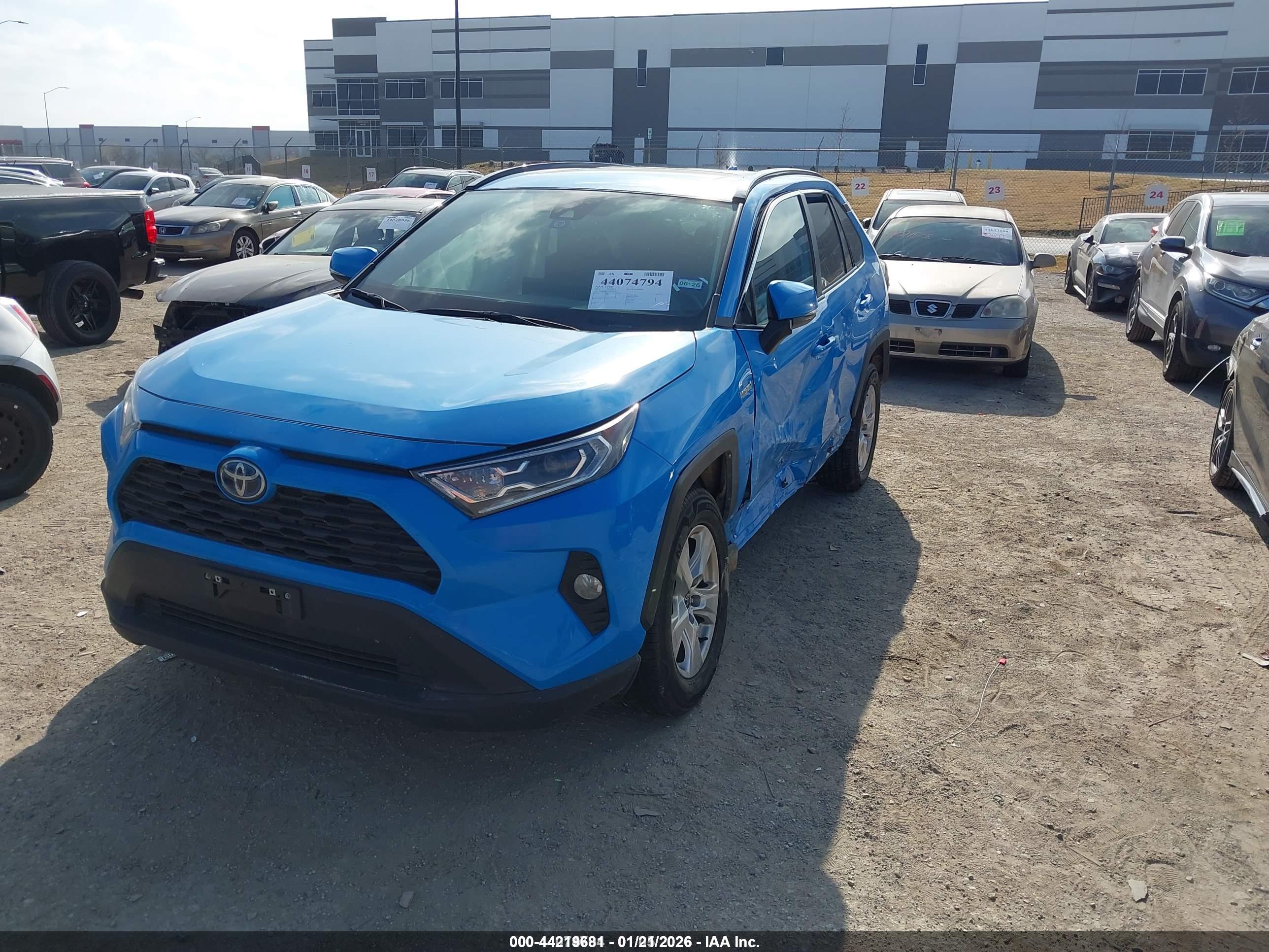 TOYOTA RAV4 image 2