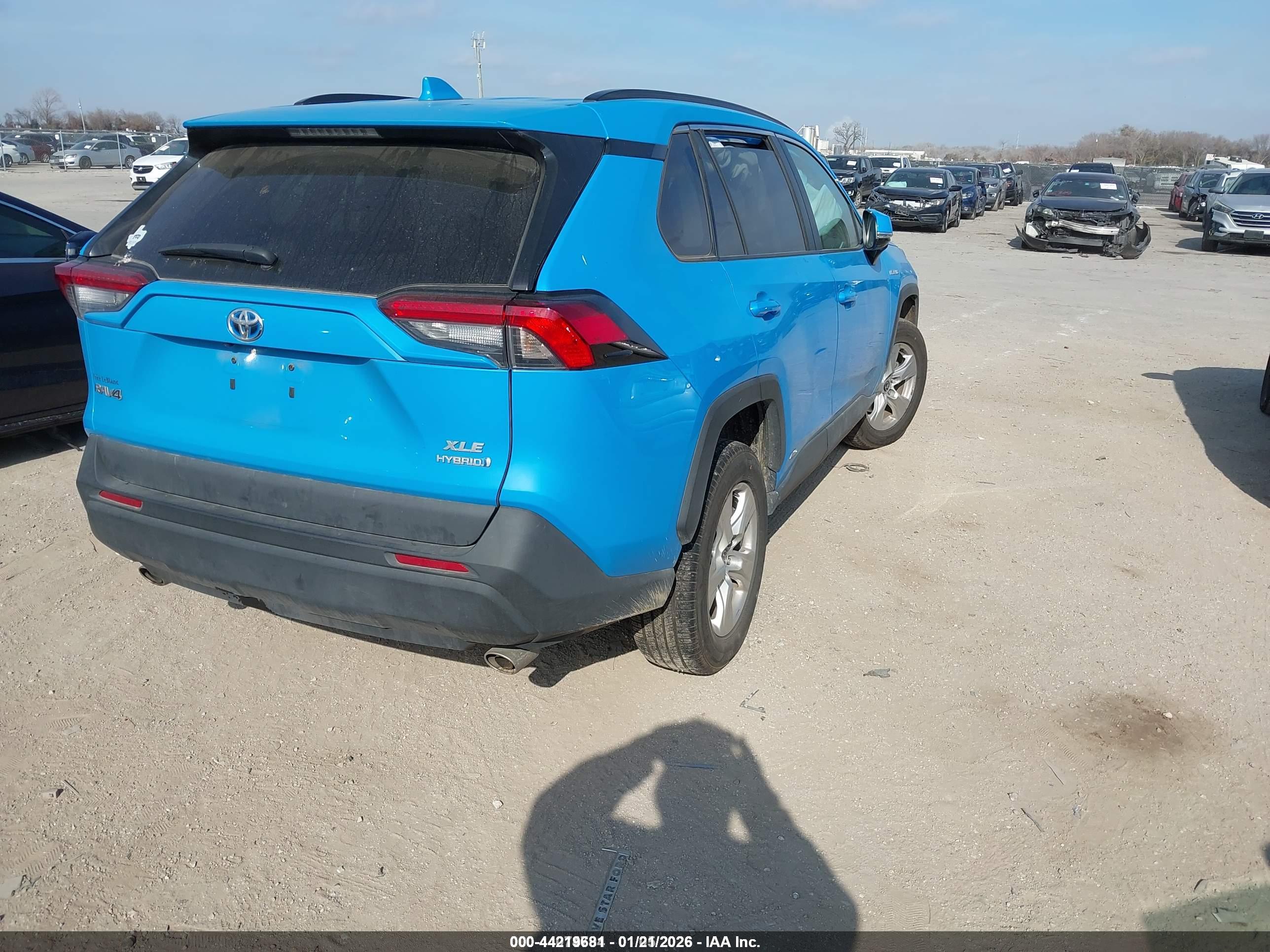 TOYOTA RAV4 image 4
