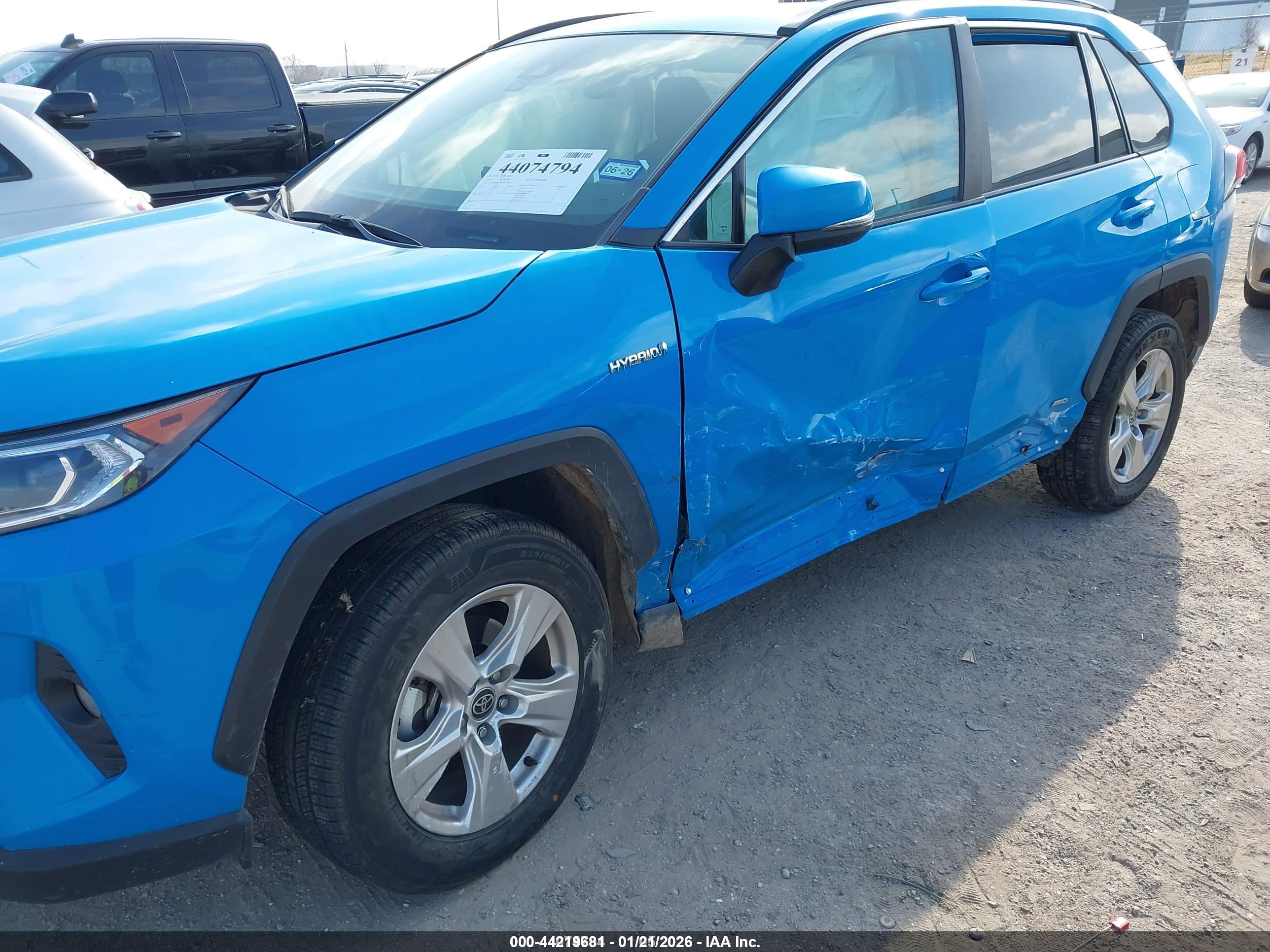 TOYOTA RAV4 image 6