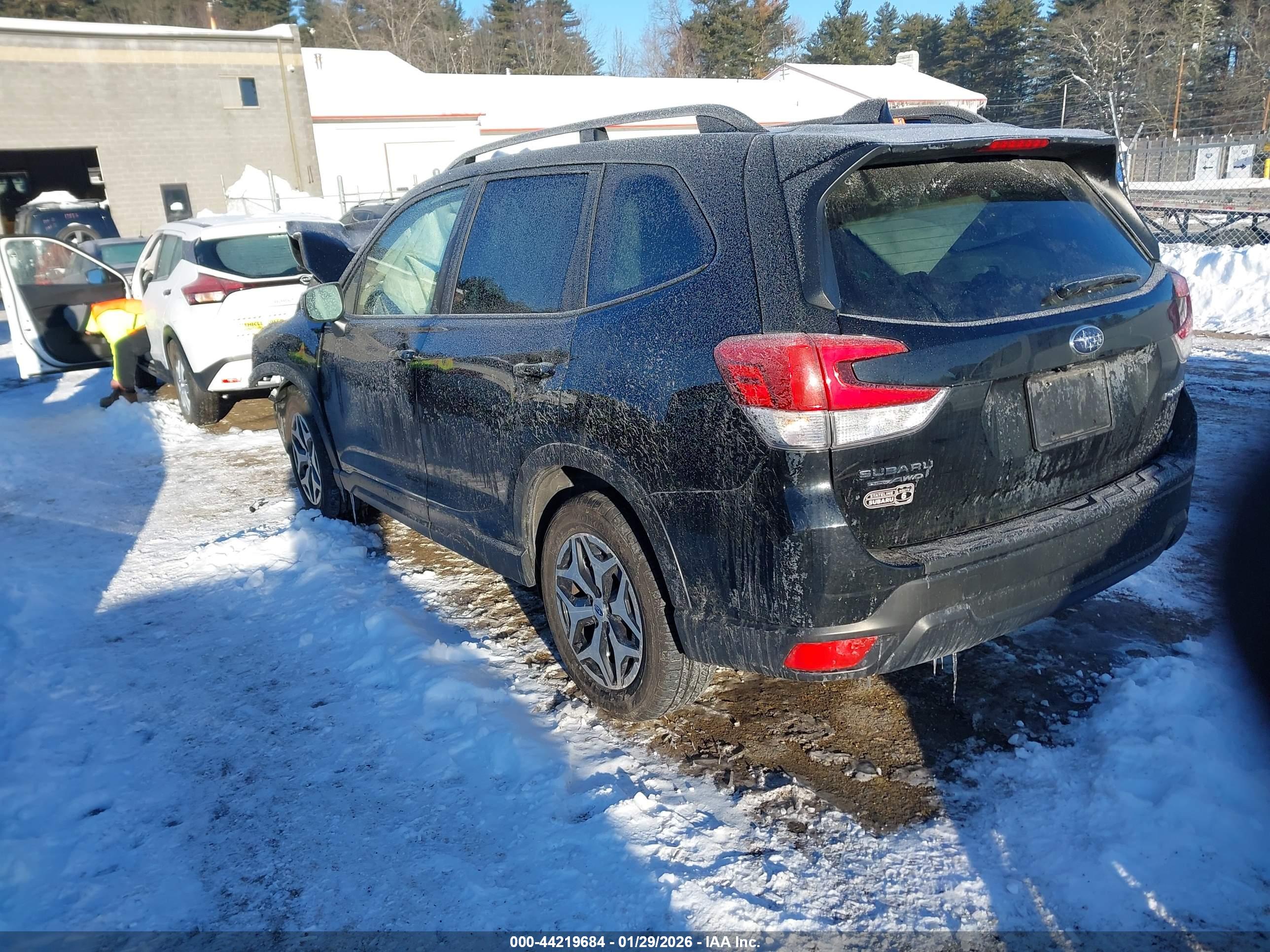 SUBARU FORESTER image 3