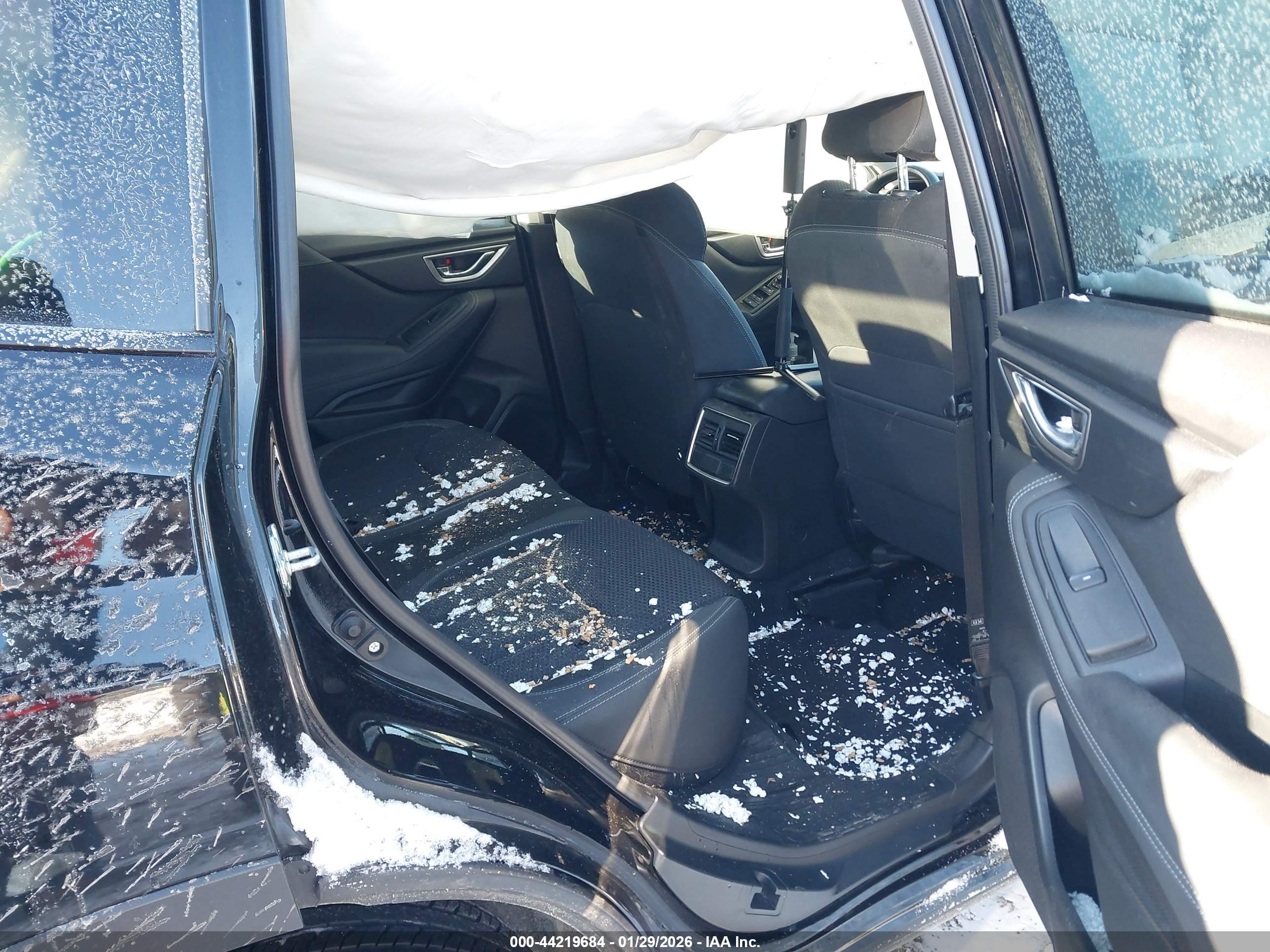 SUBARU FORESTER image 8