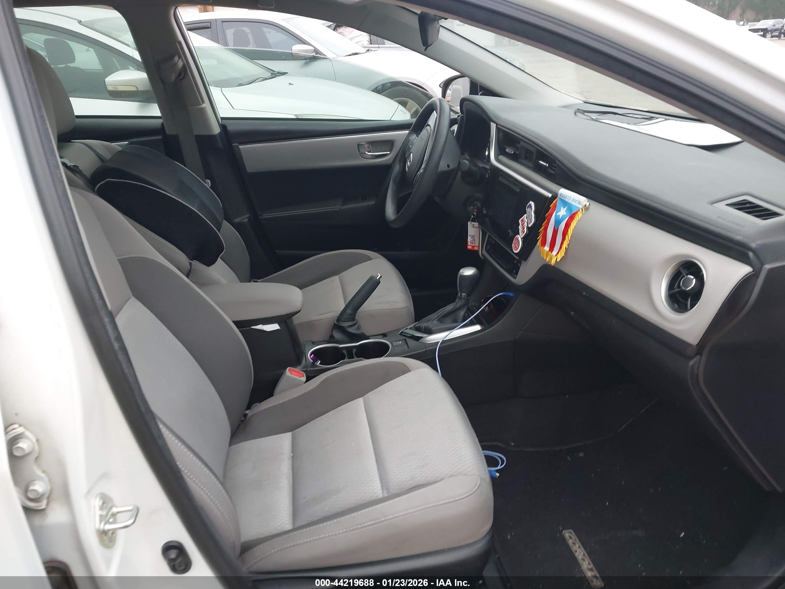 TOYOTA COROLLA image 5