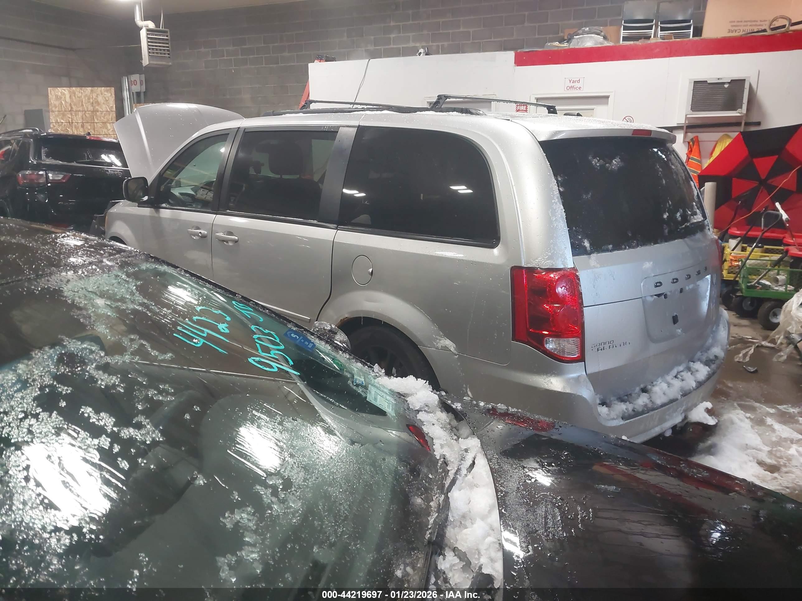 DODGE GRAND image 3
