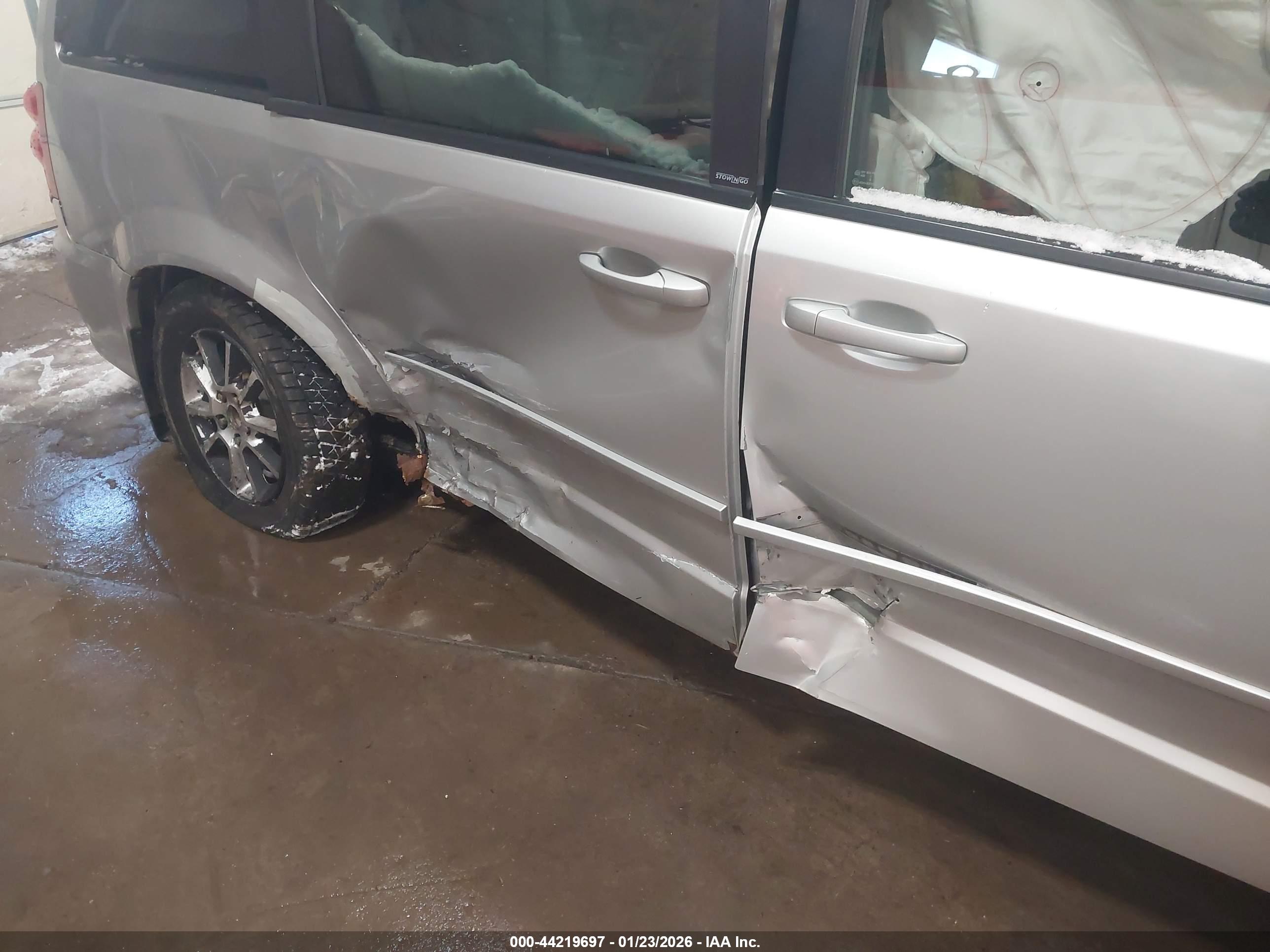 DODGE GRAND image 6