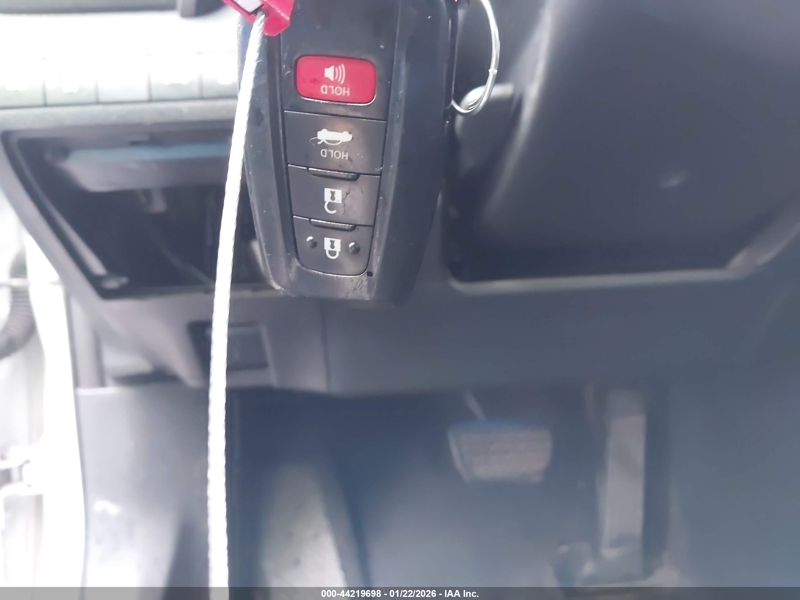 TOYOTA CAMRY image 11