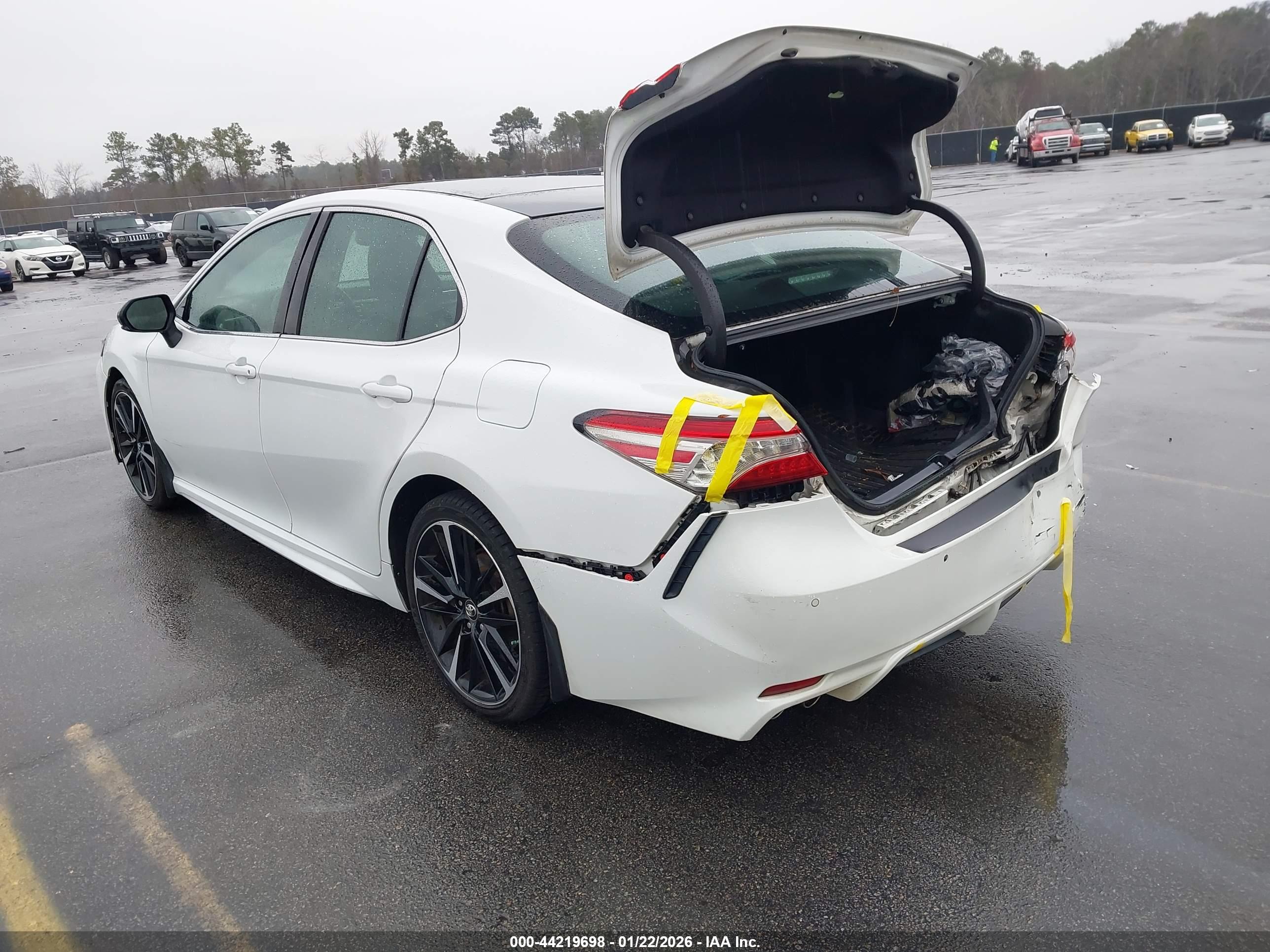 TOYOTA CAMRY image 3