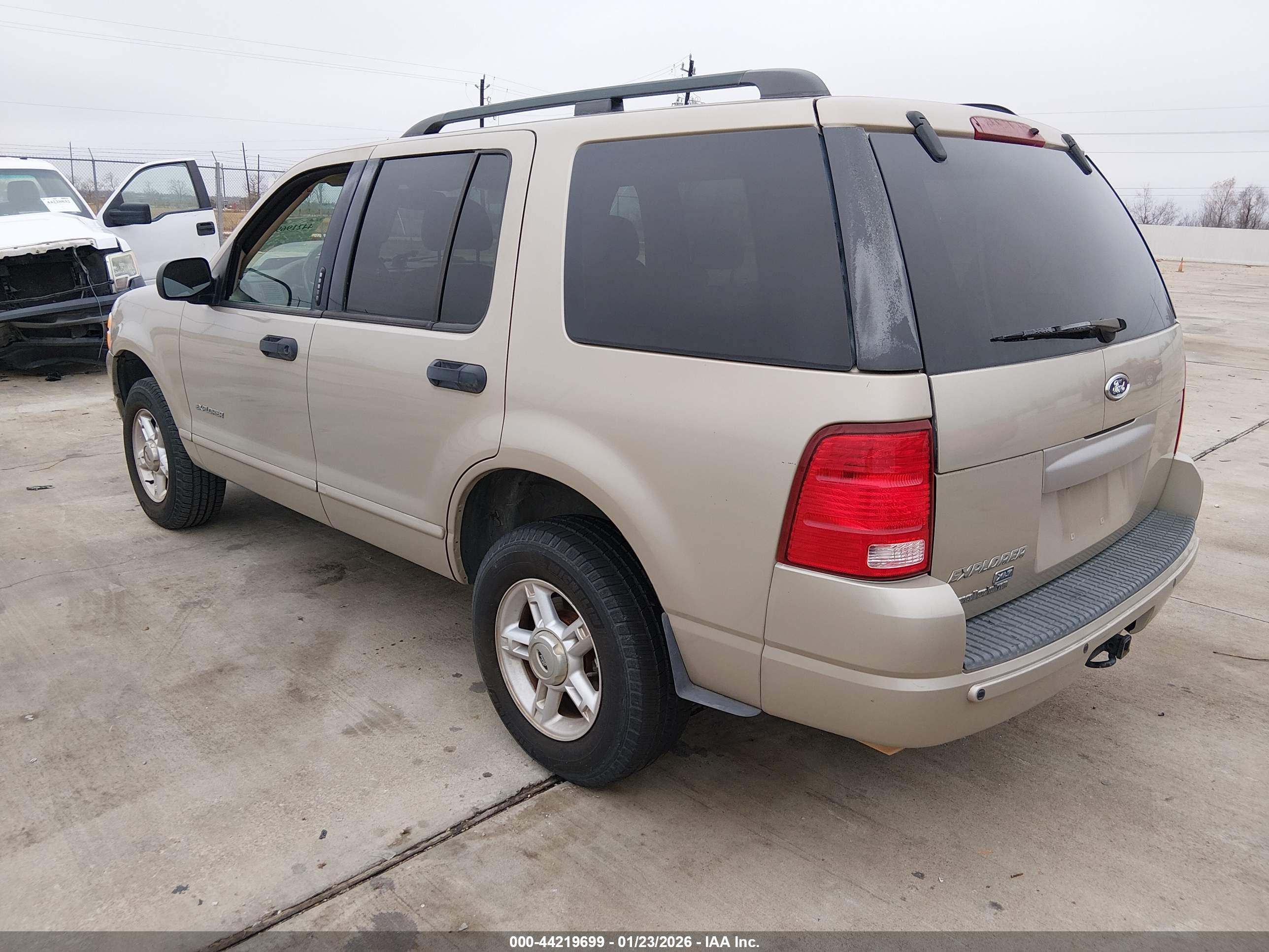 FORD EXPLORER image 3
