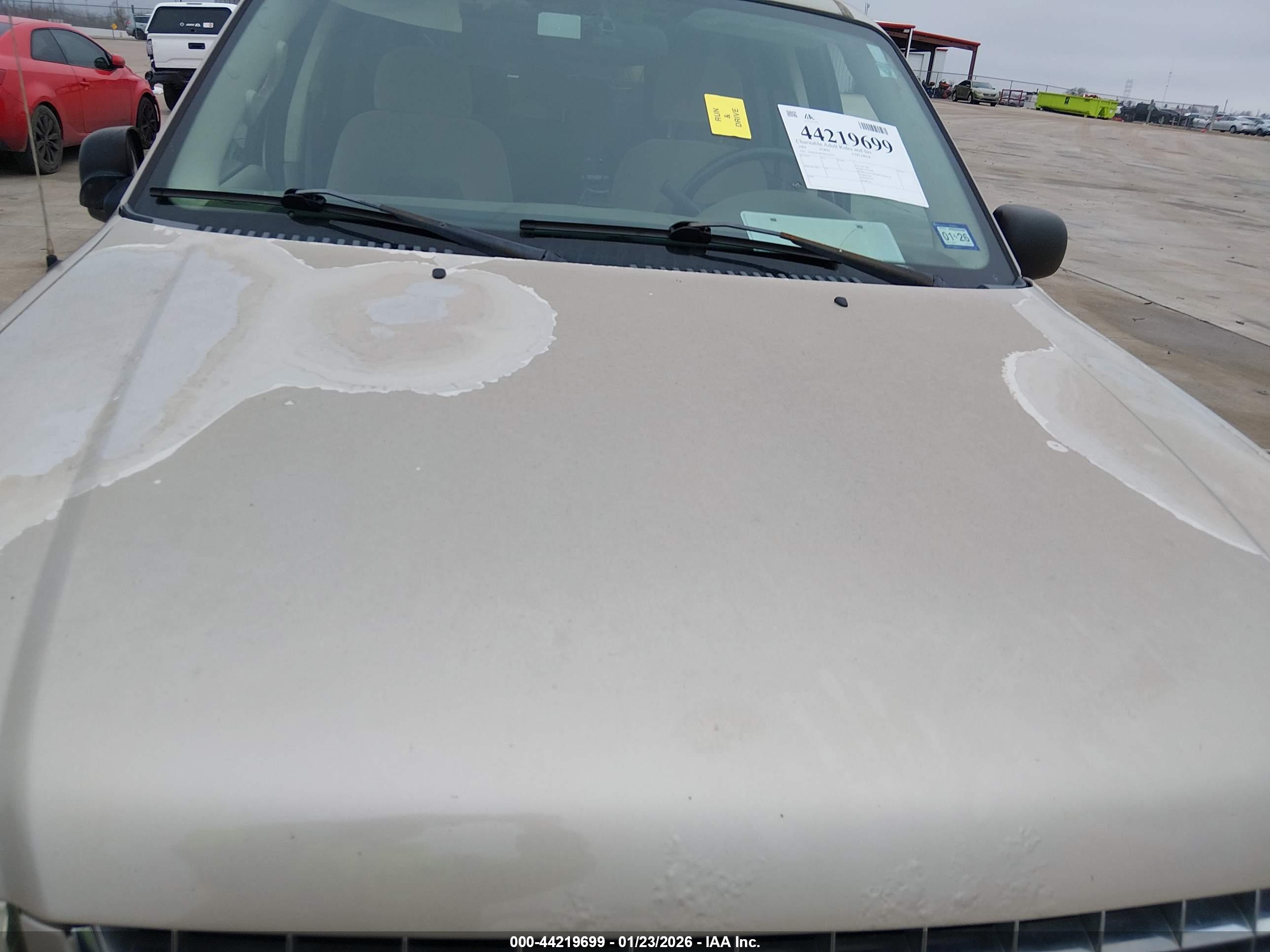 FORD EXPLORER image 6