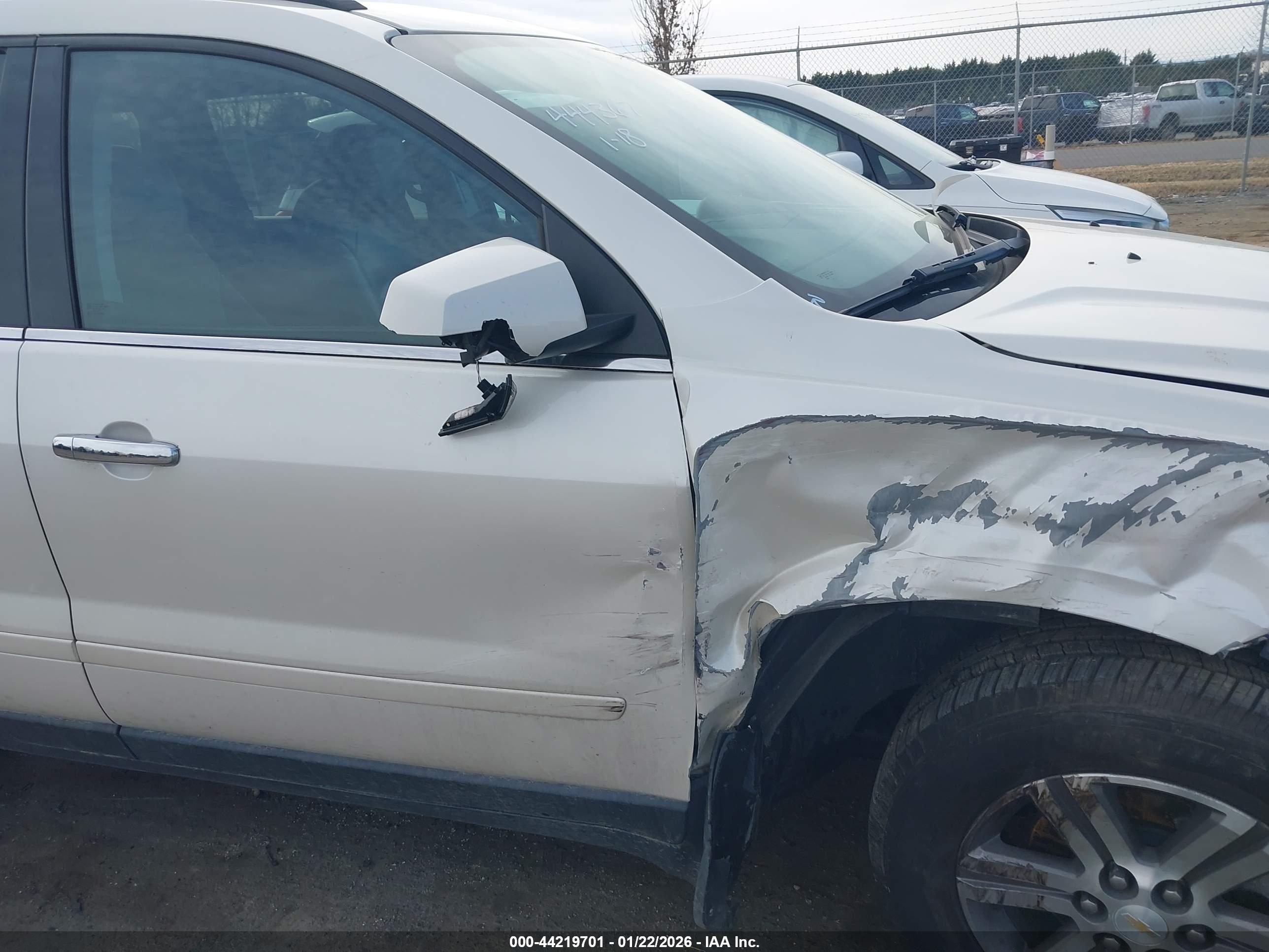 CHEVROLET TRAVERSE image 6