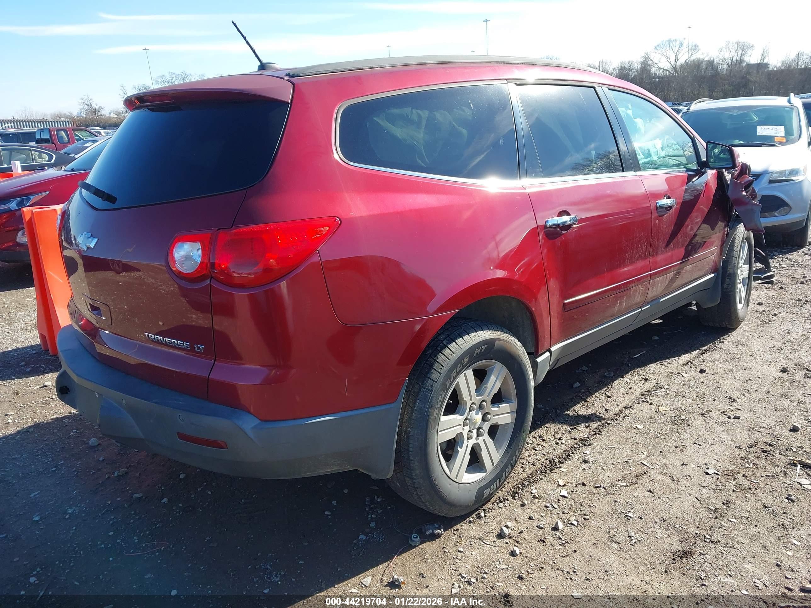 CHEVROLET TRAVERSE image 4