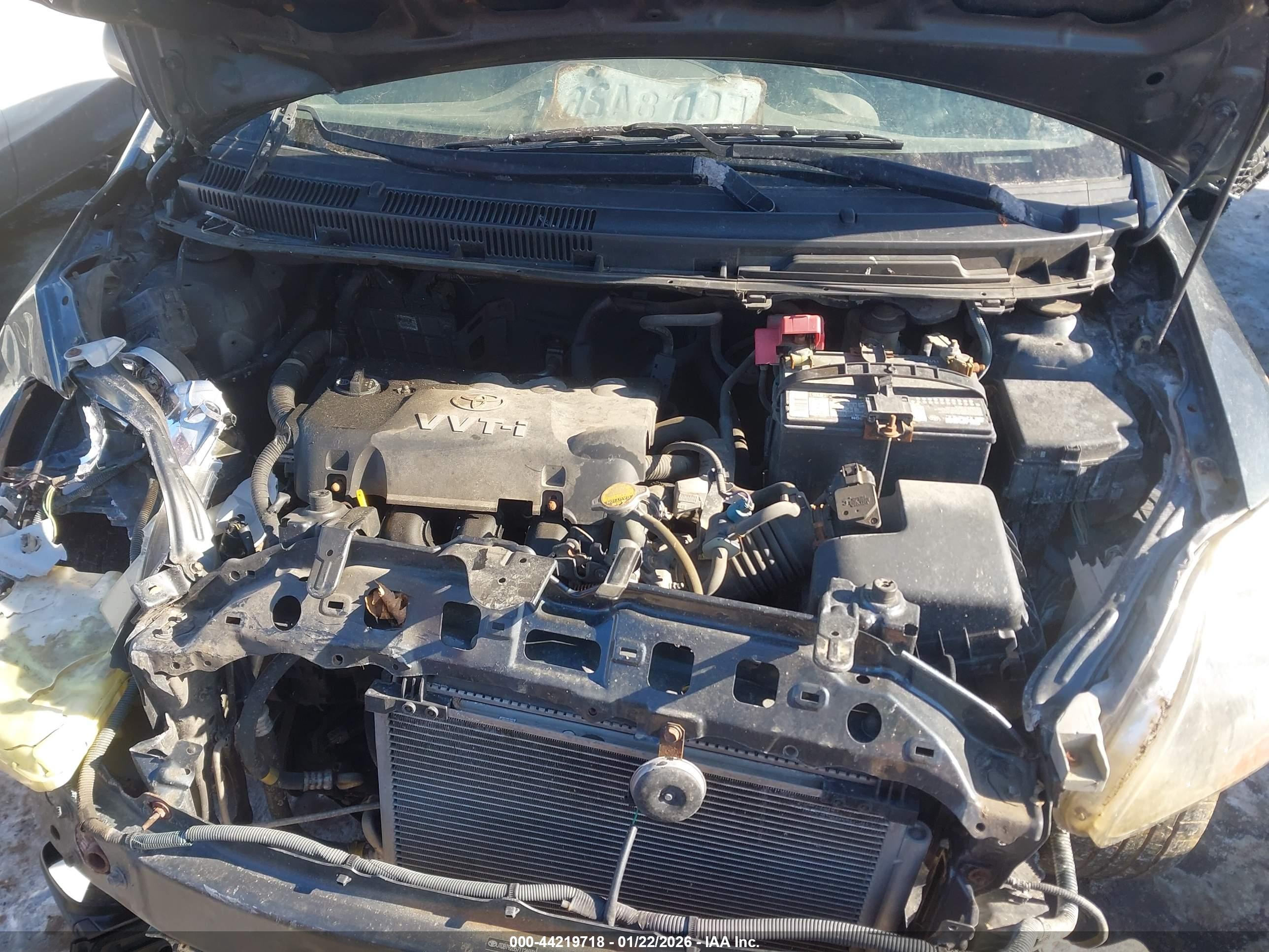 TOYOTA YARIS image 10