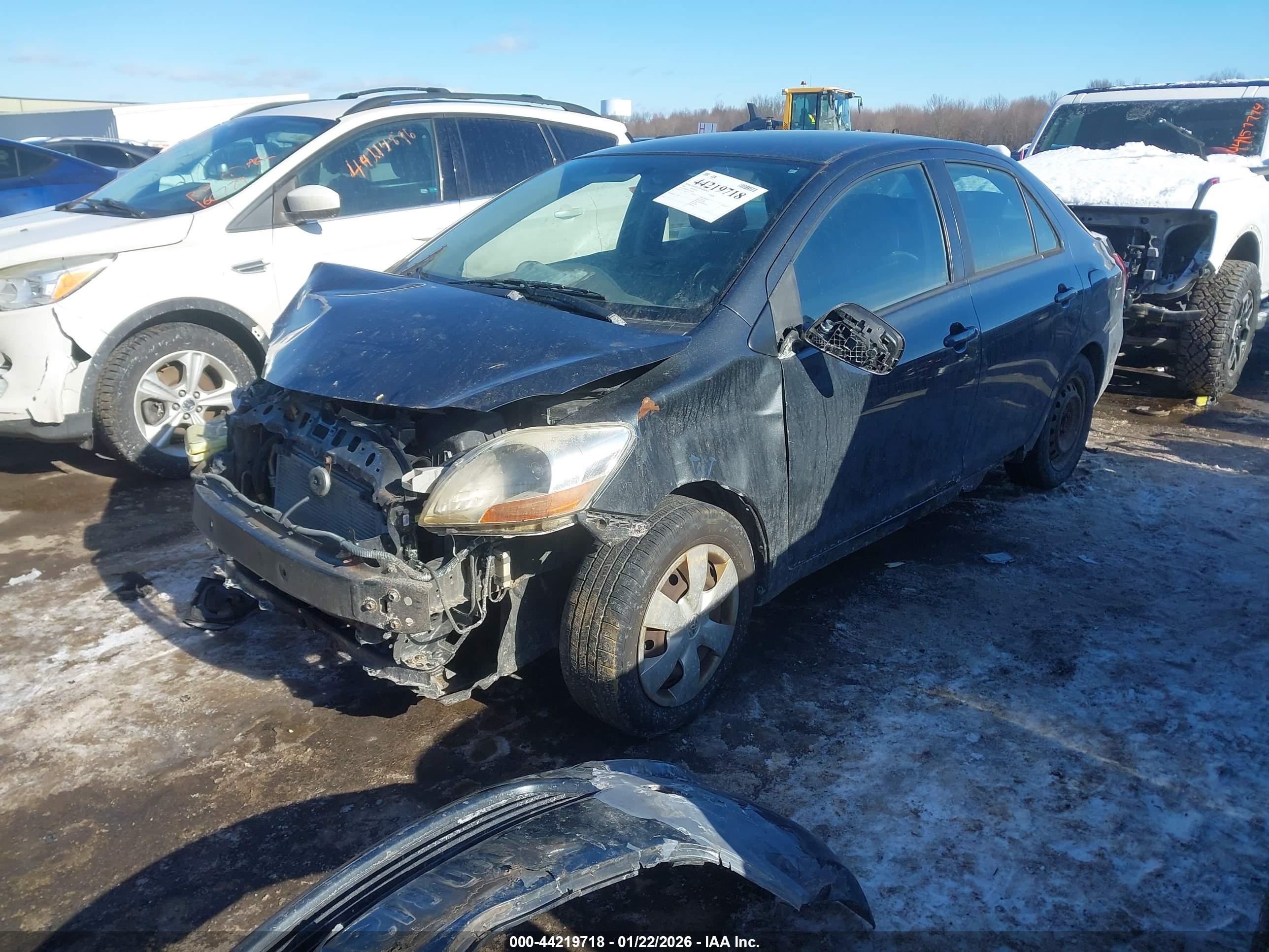 TOYOTA YARIS image 2