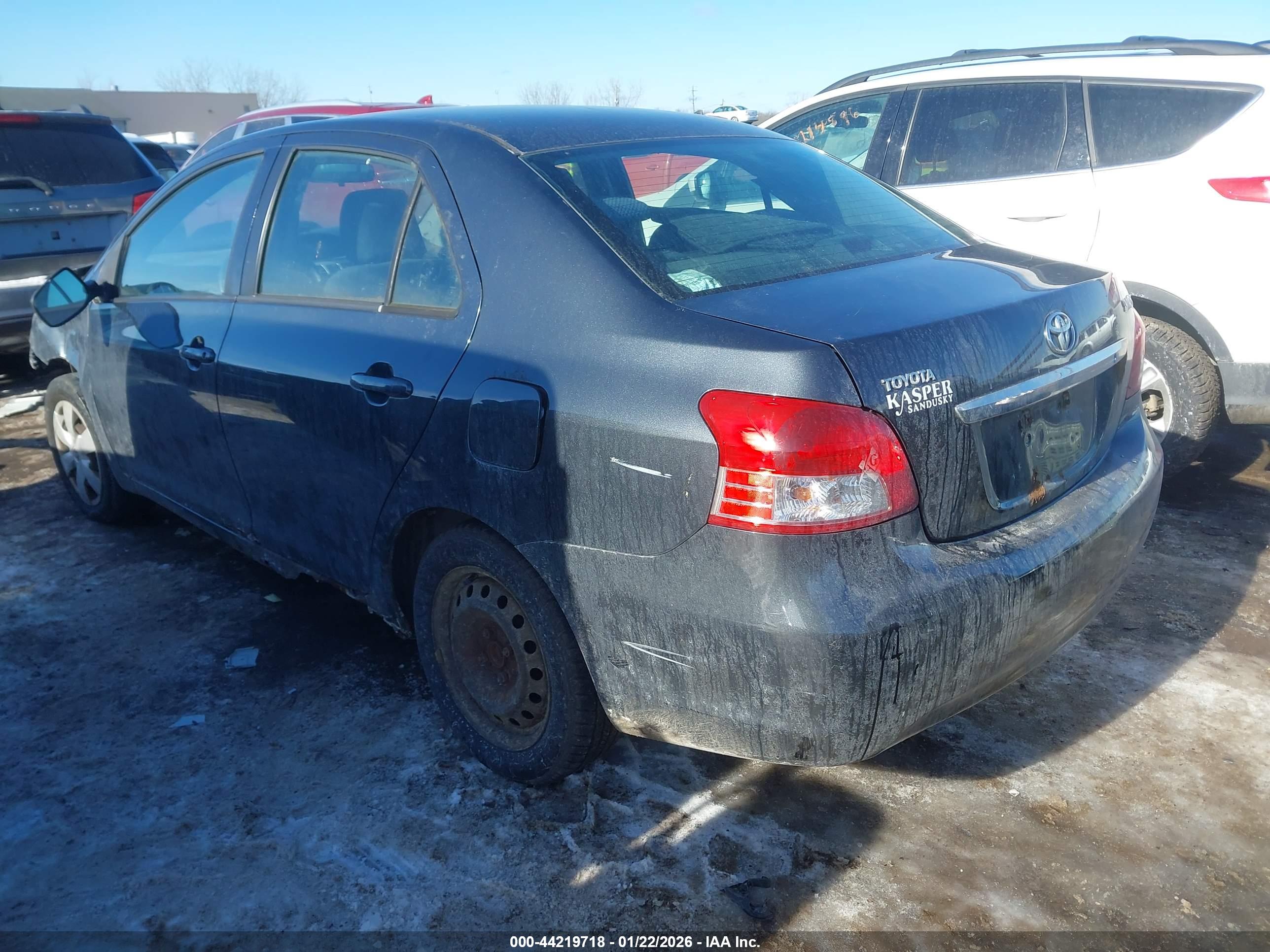 TOYOTA YARIS image 3