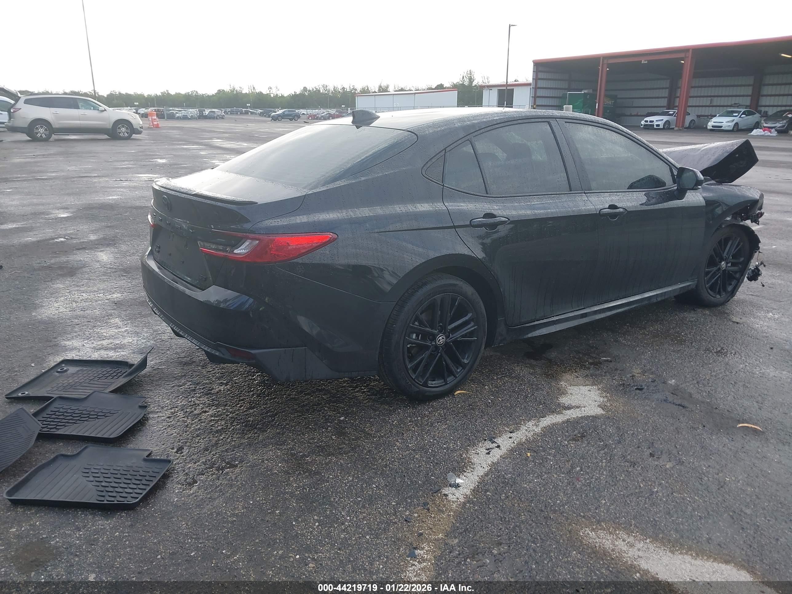 TOYOTA CAMRY image 4