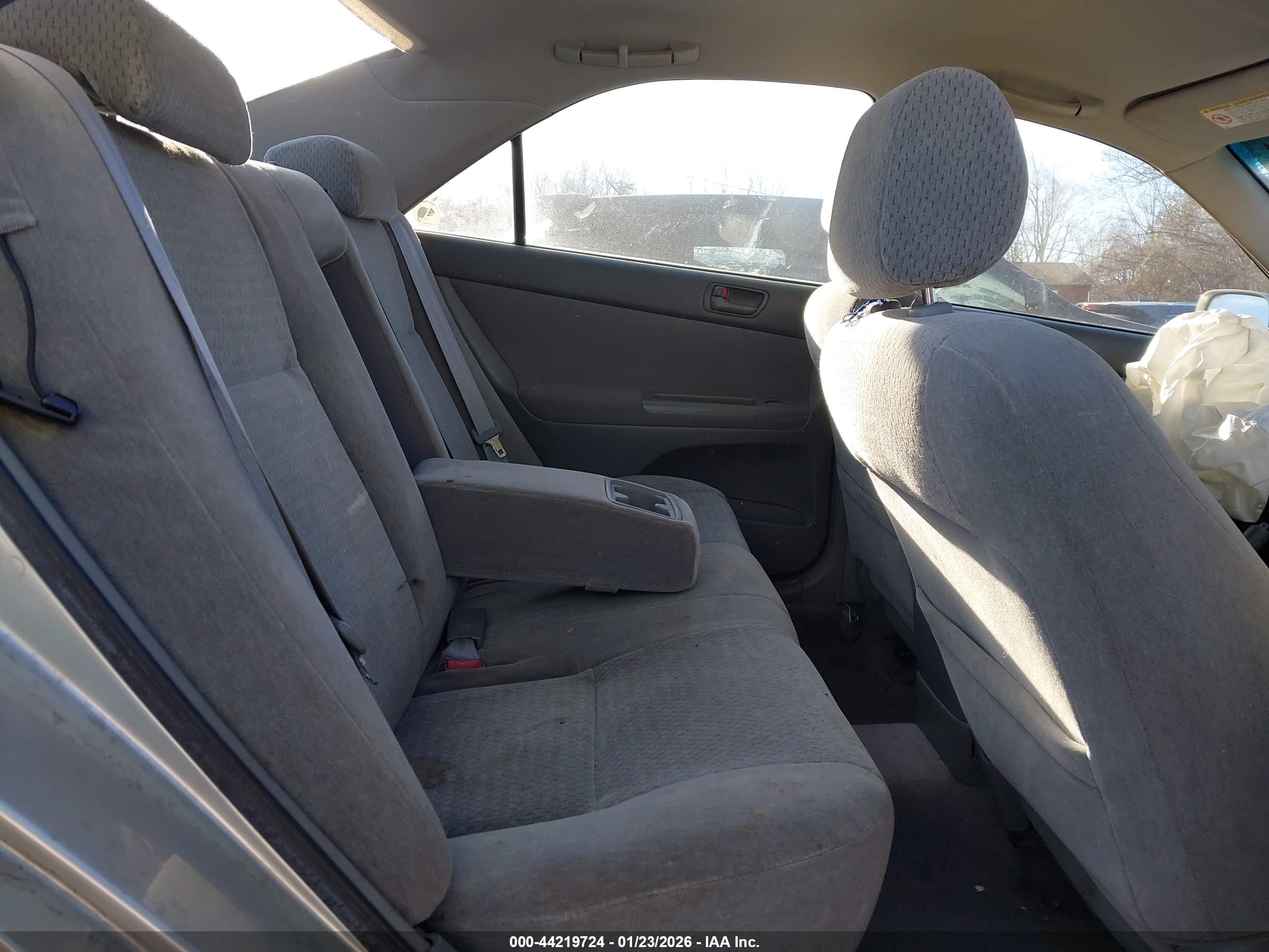 TOYOTA CAMRY image 8